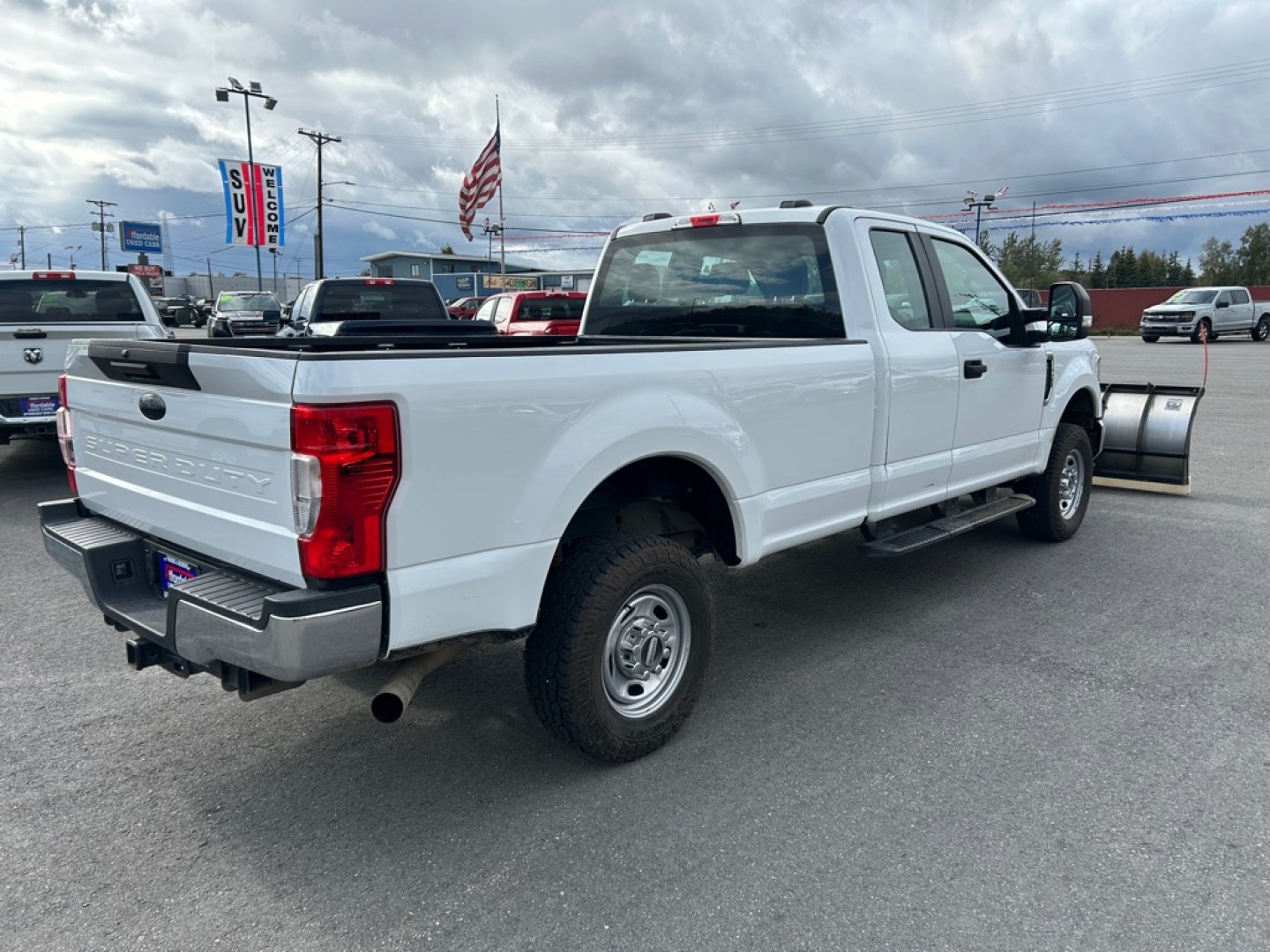 2022 WHITE FORD F250 SUPER DUTY (1FT7X2B60NE) with an 6.2L engine, Automatic transmission, located at 2525 S. Cushman, Fairbanks, AK, 99701, (907) 452-5707, 64.824036, -147.712311- Photo#2