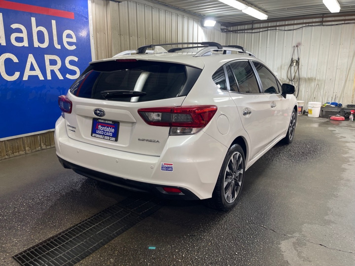 2021 WHITE SUBARU IMPREZA LIMITED (4S3GTAT67M3) with an 2.0L engine, Continuously Variable transmission, located at 2525 S. Cushman, Fairbanks, AK, 99701, (907) 452-5707, 64.824036, -147.712311- Photo#2