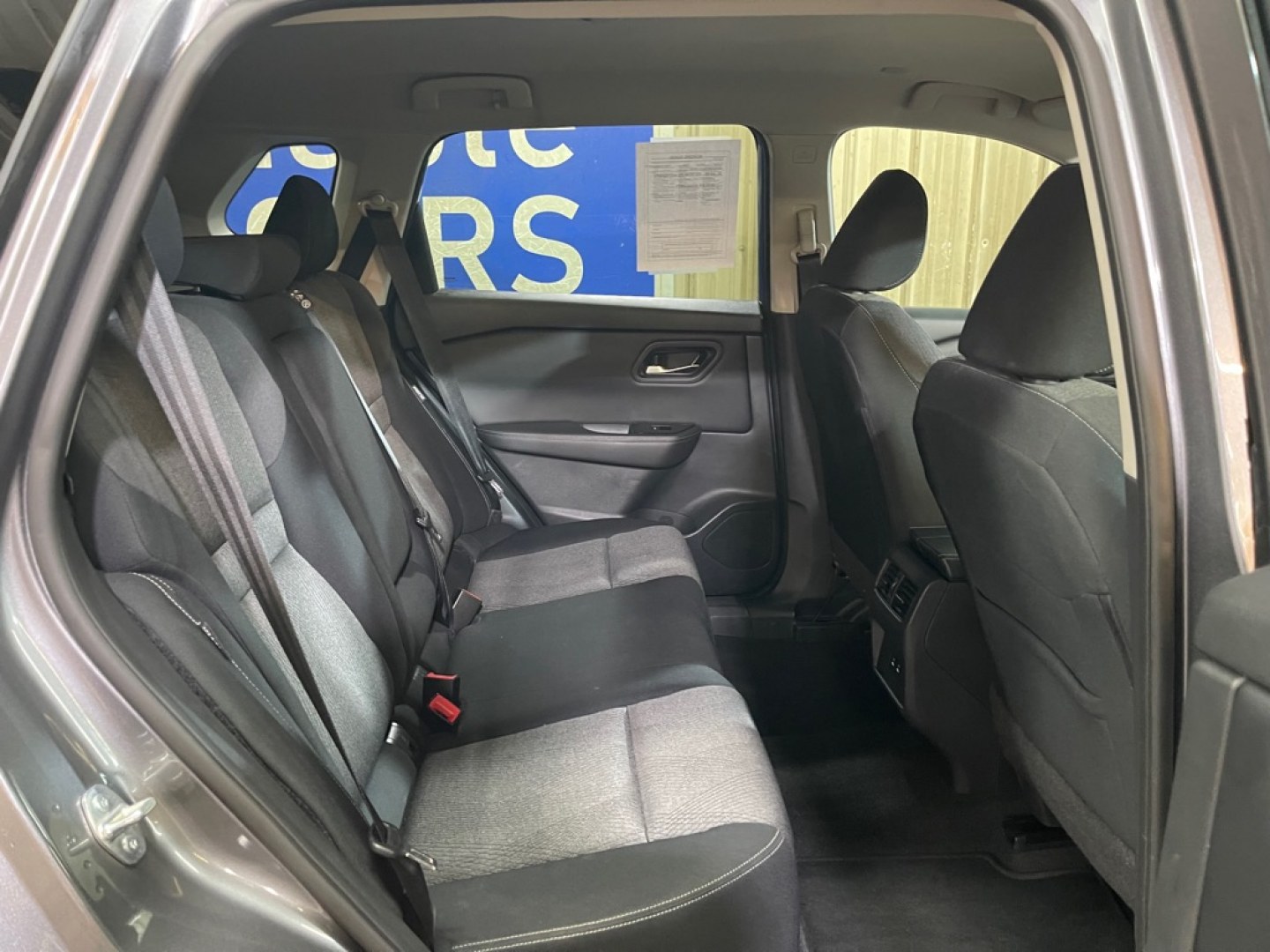 2024 GRAY NISSAN ROGUE SV (5N1BT3BBXRC) with an 1.5L engine, Continuously Variable transmission, located at 2525 S. Cushman, Fairbanks, AK, 99701, (907) 452-5707, 64.824036, -147.712311- Photo#4