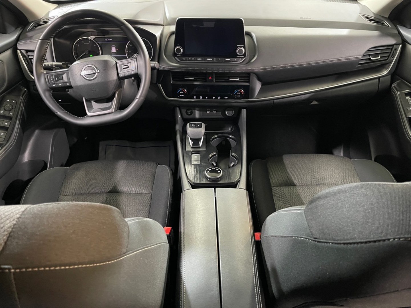 2025 SILVER NISSAN ROGUE SV (5N1BT3BB0SC) with an 1.5L engine, Continuously Variable transmission, located at 2525 S. Cushman, Fairbanks, AK, 99701, (907) 452-5707, 64.824036, -147.712311- Photo#5
