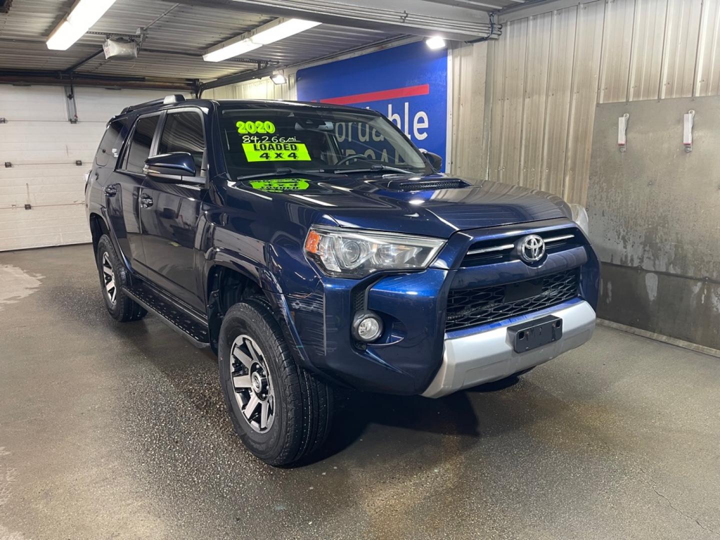 2020 BLUE TOYOTA 4RUNNER SR5/SR5 PREMIUM (JTEBU5JR8L5) with an 4.0L engine, Automatic transmission, located at 2525 S. Cushman, Fairbanks, AK, 99701, (907) 452-5707, 64.824036, -147.712311- Photo#0