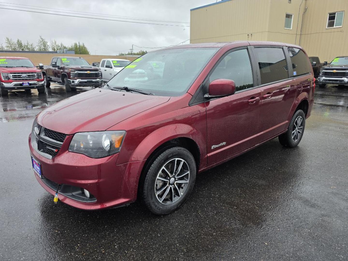 2018 RED DODGE GRAND CARAVAN SE (2C4RDGBG8JR) with an 3.6L engine, Automatic transmission, located at 2525 S. Cushman, Fairbanks, AK, 99701, (907) 452-5707, 64.824036, -147.712311- Photo#1