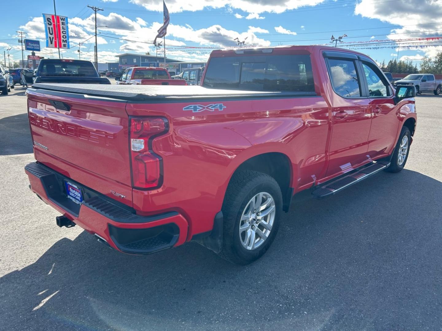 2021 RED CHEVROLET SILVERADO 1500 RST (3GCUYEEL3MG) with an 6.2L engine, Automatic transmission, located at 2525 S. Cushman, Fairbanks, AK, 99701, (907) 452-5707, 64.824036, -147.712311- Photo#2