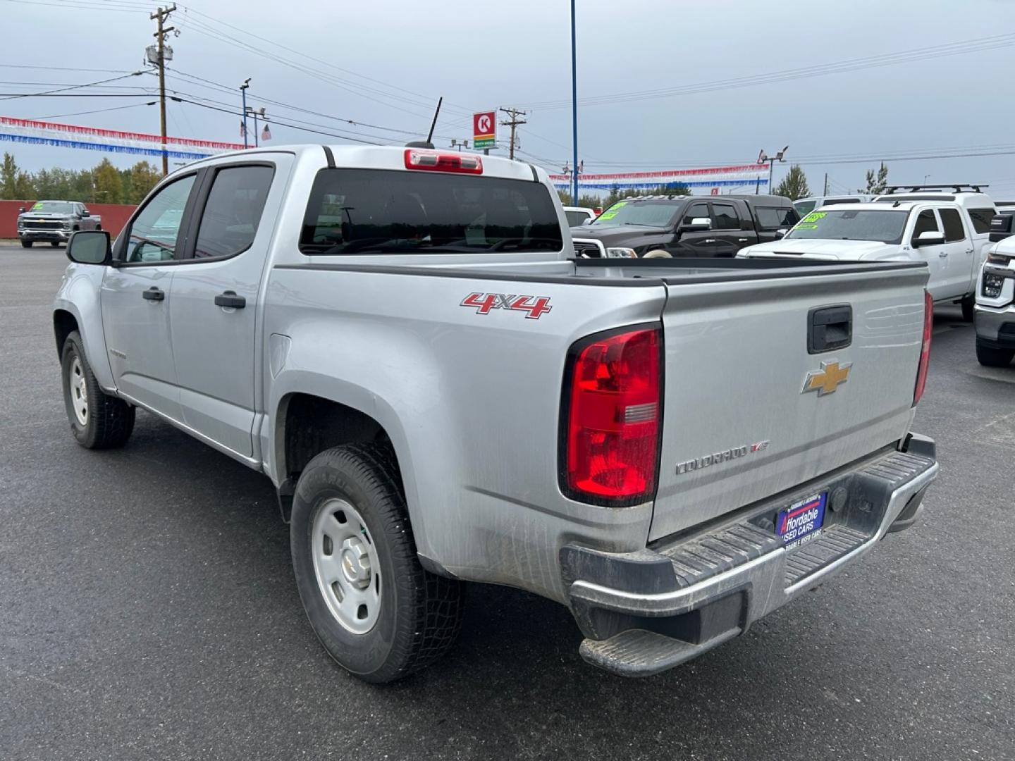 2017 SILVER CHEVROLET COLORADO (1GCGTBEN5H1) with an 3.6L engine, Automatic transmission, located at 2525 S. Cushman, Fairbanks, AK, 99701, (907) 452-5707, 64.824036, -147.712311- Photo#3