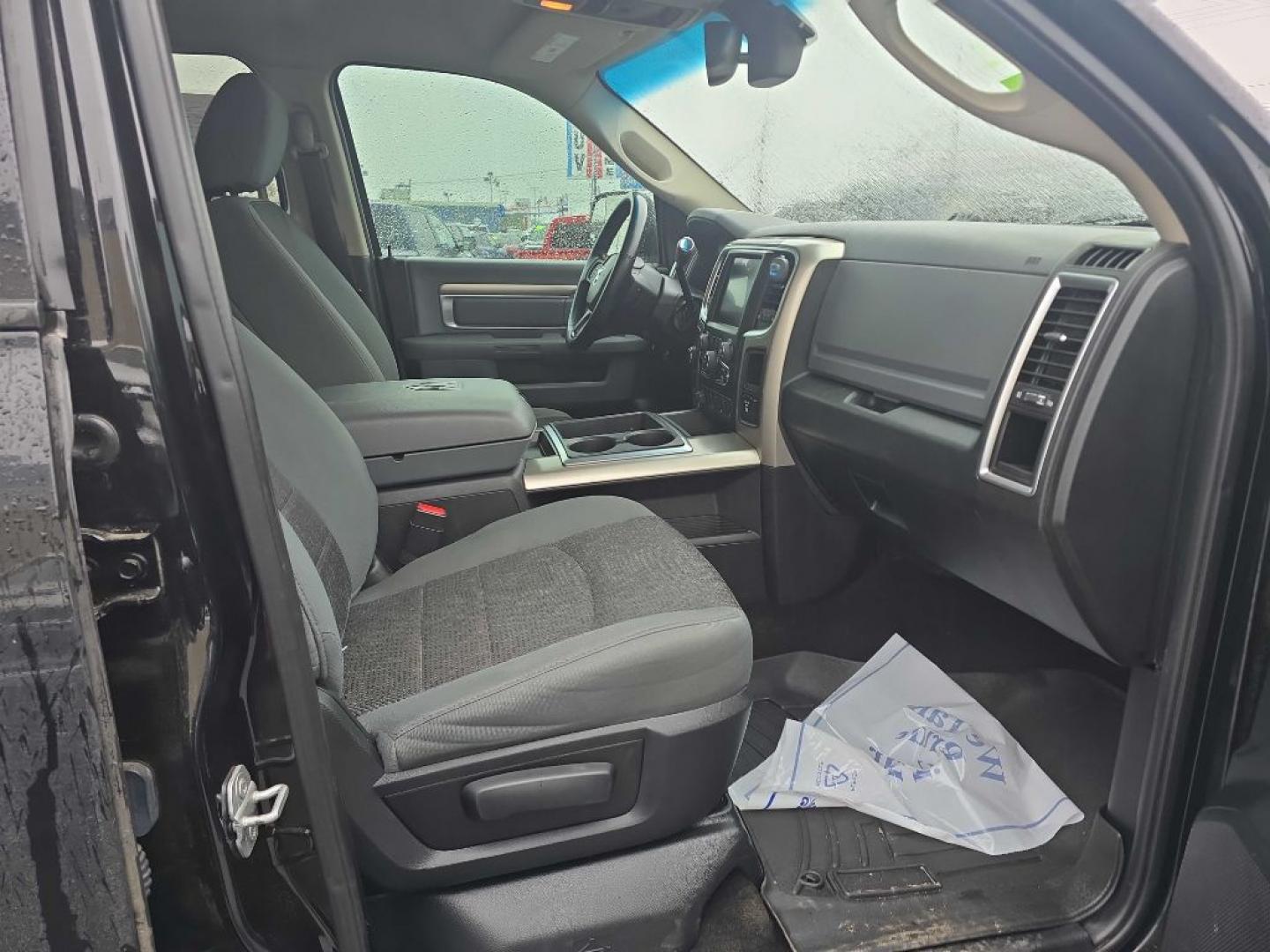 2015 BLACK RAM 2500 SLT (3C6UR5DJ2FG) with an 6.4L engine, Automatic transmission, located at 2525 S. Cushman, Fairbanks, AK, 99701, (907) 452-5707, 64.824036, -147.712311- Photo#4