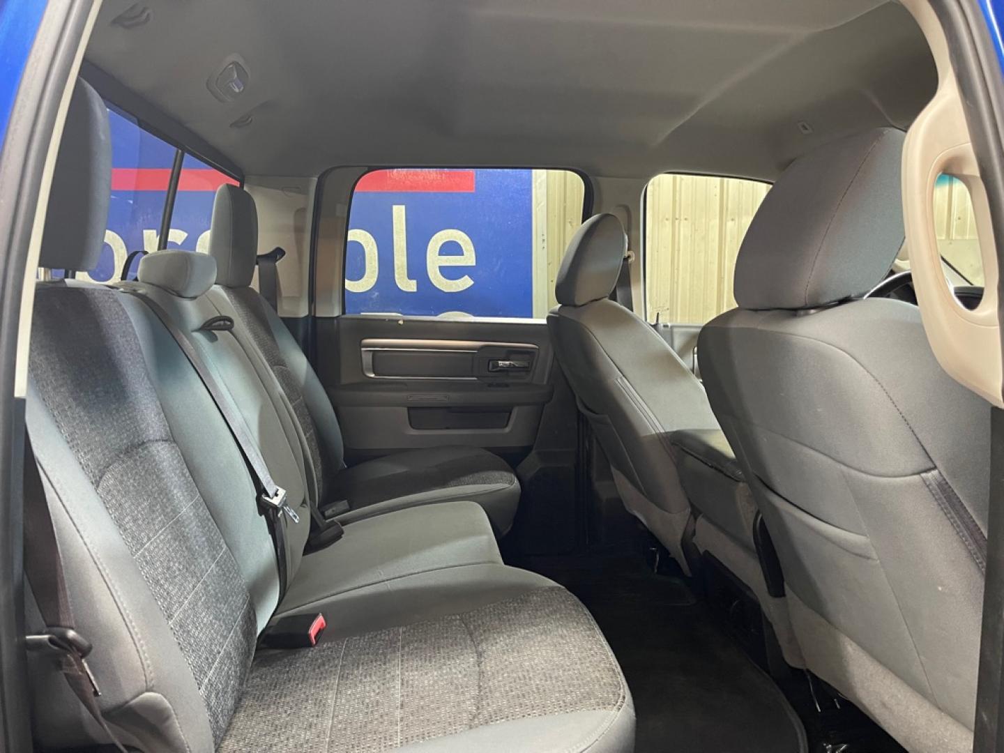 2018 BLUE RAM 2500 SLT (3C6UR5DJ2JG) with an 6.4L engine, Automatic transmission, located at 2525 S. Cushman, Fairbanks, AK, 99701, (907) 452-5707, 64.824036, -147.712311- Photo#4