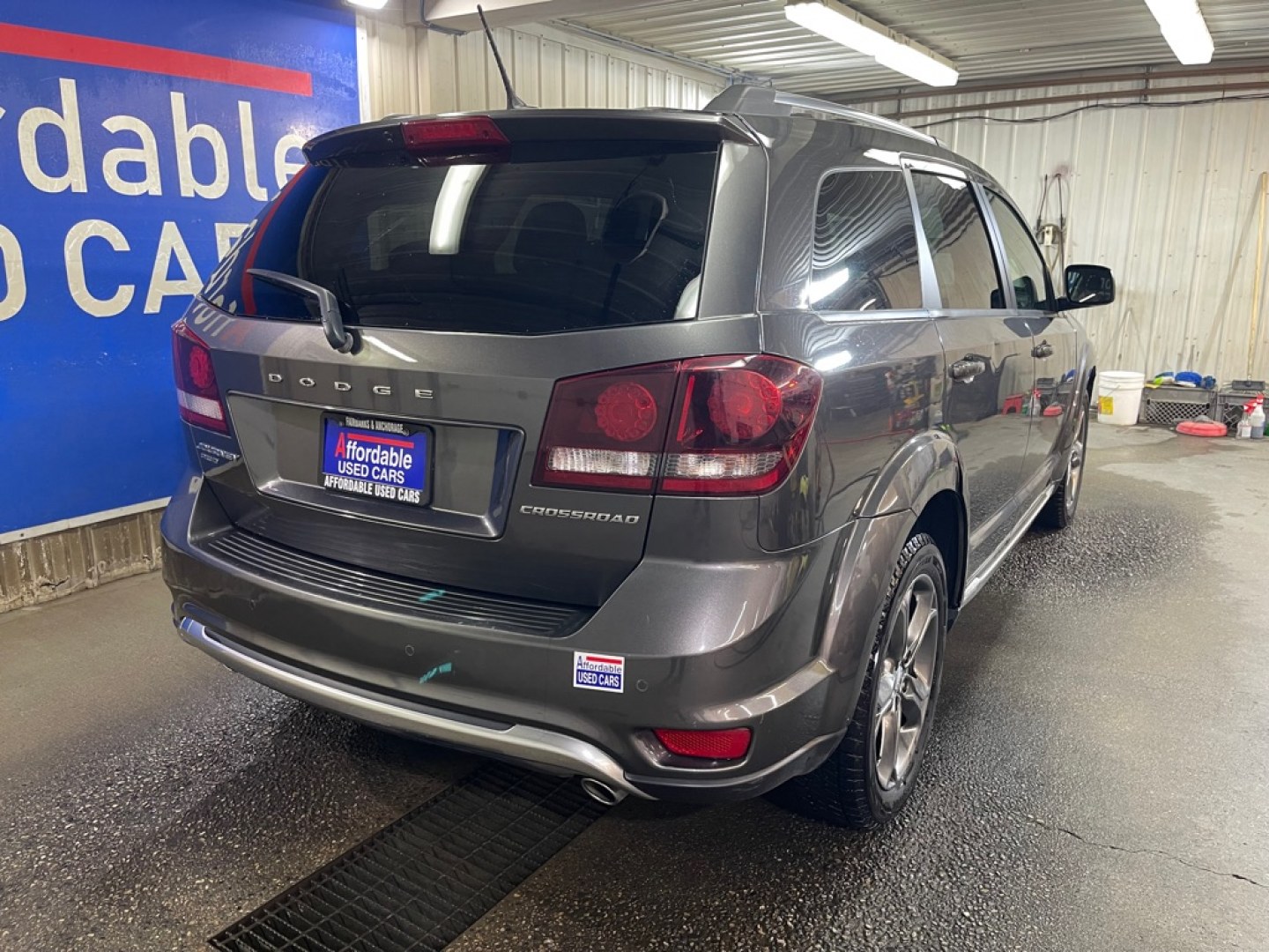 2014 GRAY DODGE JOURNEY CROSSROAD (3C4PDDGGXET) with an 3.6L engine, Automatic transmission, located at 2525 S. Cushman, Fairbanks, AK, 99701, (907) 452-5707, 64.824036, -147.712311- Photo#2