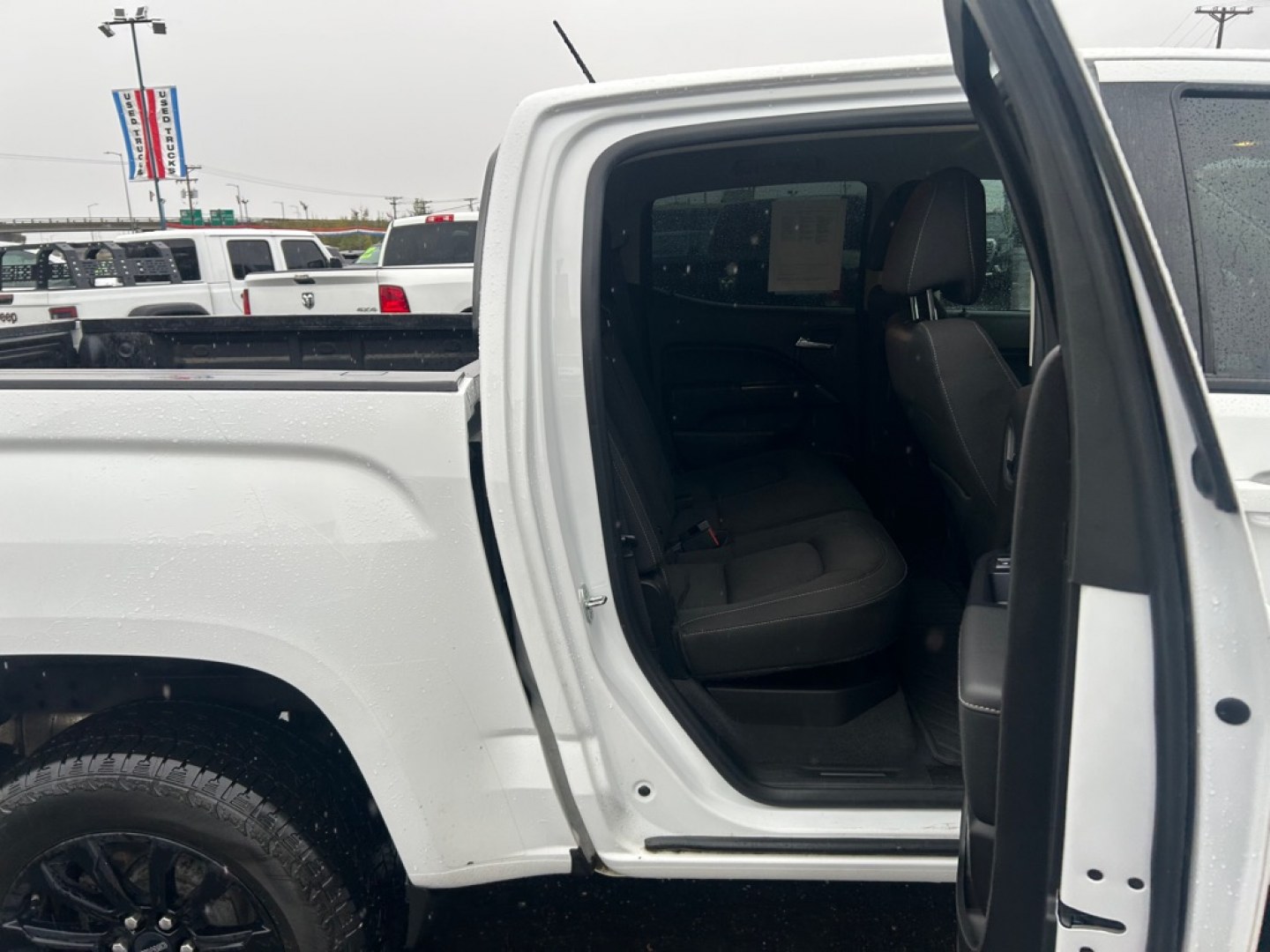 2021 WHITE GMC CANYON ELEVATION (1GTG6CEN7M1) with an 3.6L engine, Automatic transmission, located at 2525 S. Cushman, Fairbanks, AK, 99701, (907) 452-5707, 64.824036, -147.712311- Photo#5