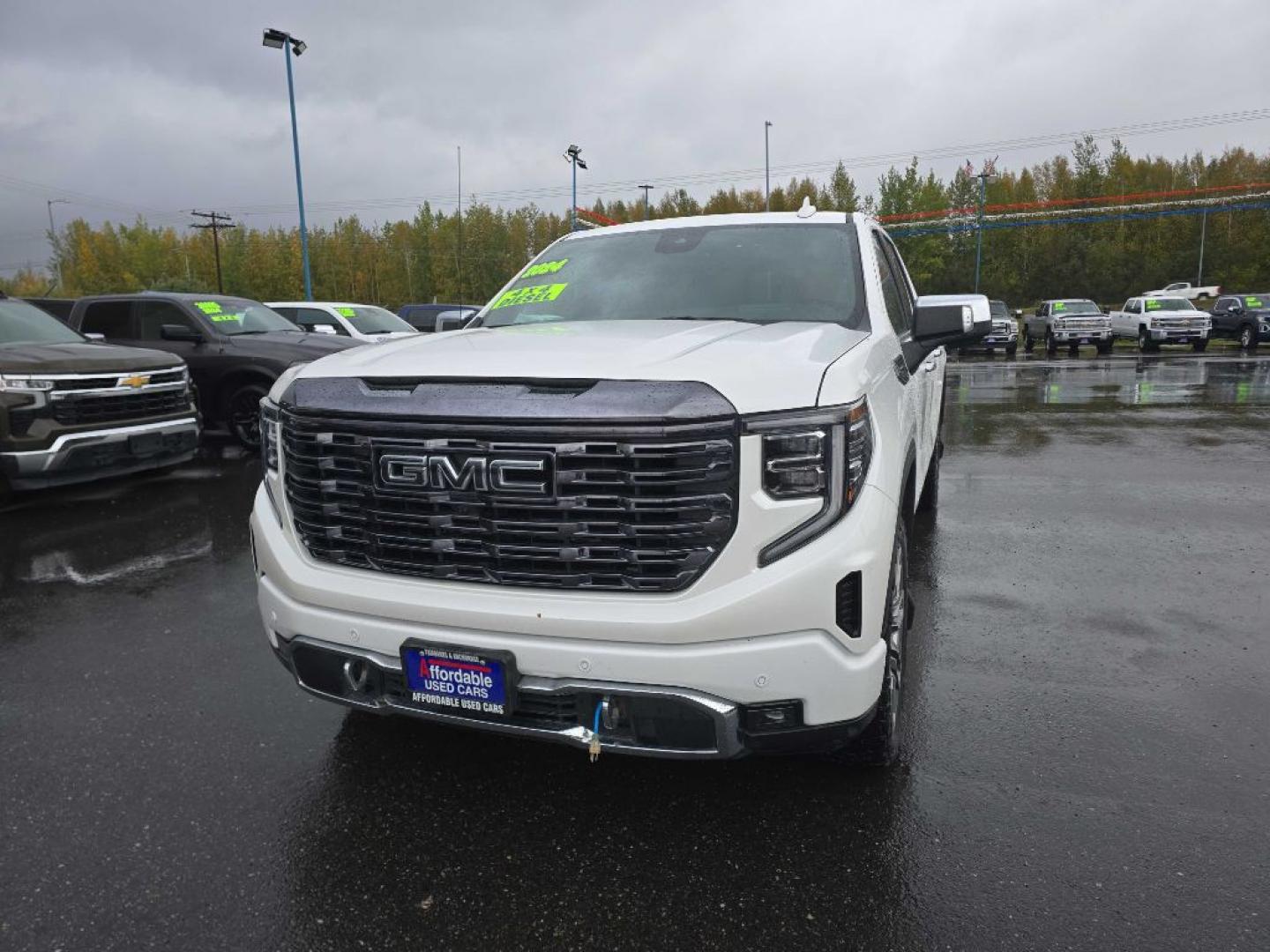 2024 WHITE GMC SIERRA 1500 DENALI ULTIMATE (1GTUUHE8XRZ) with an 3.0L engine, Automatic transmission, located at 2525 S. Cushman, Fairbanks, AK, 99701, (907) 452-5707, 64.824036, -147.712311- Photo#4