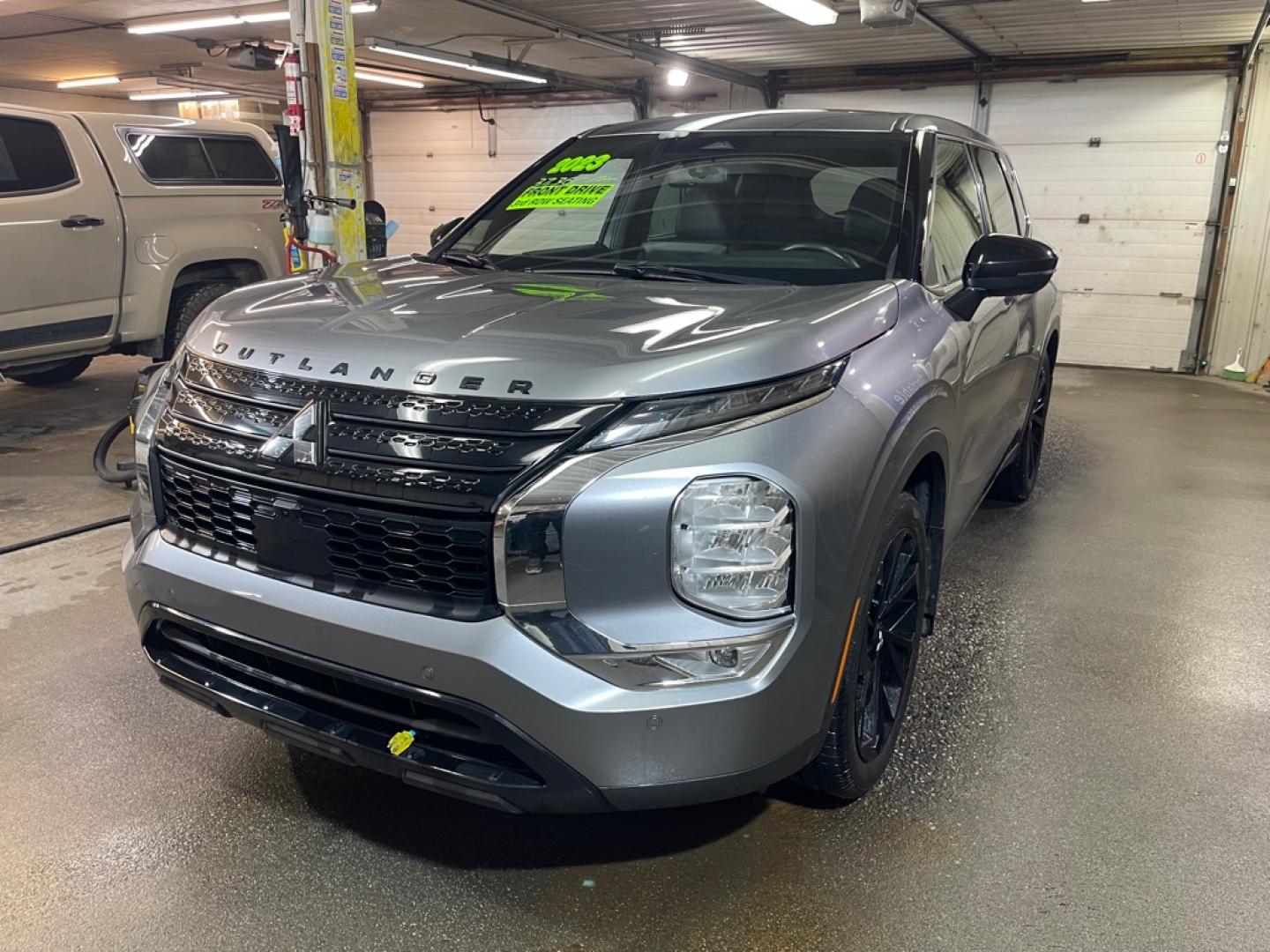2023 SILVER MITSUBISHI OUTLANDER SE (JA4J3UA86PZ) with an 2.5L engine, Continuously Variable transmission, located at 2525 S. Cushman, Fairbanks, AK, 99701, (907) 452-5707, 64.824036, -147.712311- Photo#1