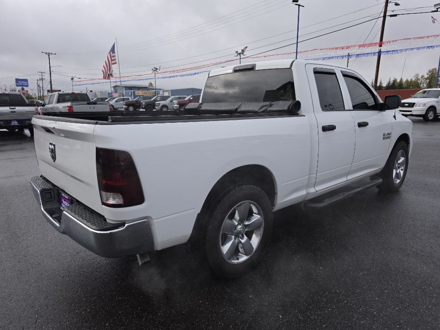 2018 WHITE RAM 1500 ST (1C6RR6FG2JS) with an 3.6L engine, Automatic transmission, located at 2525 S. Cushman, Fairbanks, AK, 99701, (907) 452-5707, 64.824036, -147.712311- Photo#2