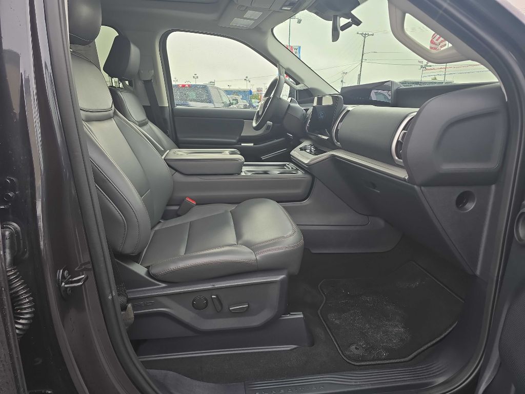 photo of 2025 FORD EXPEDITION ACTIVE