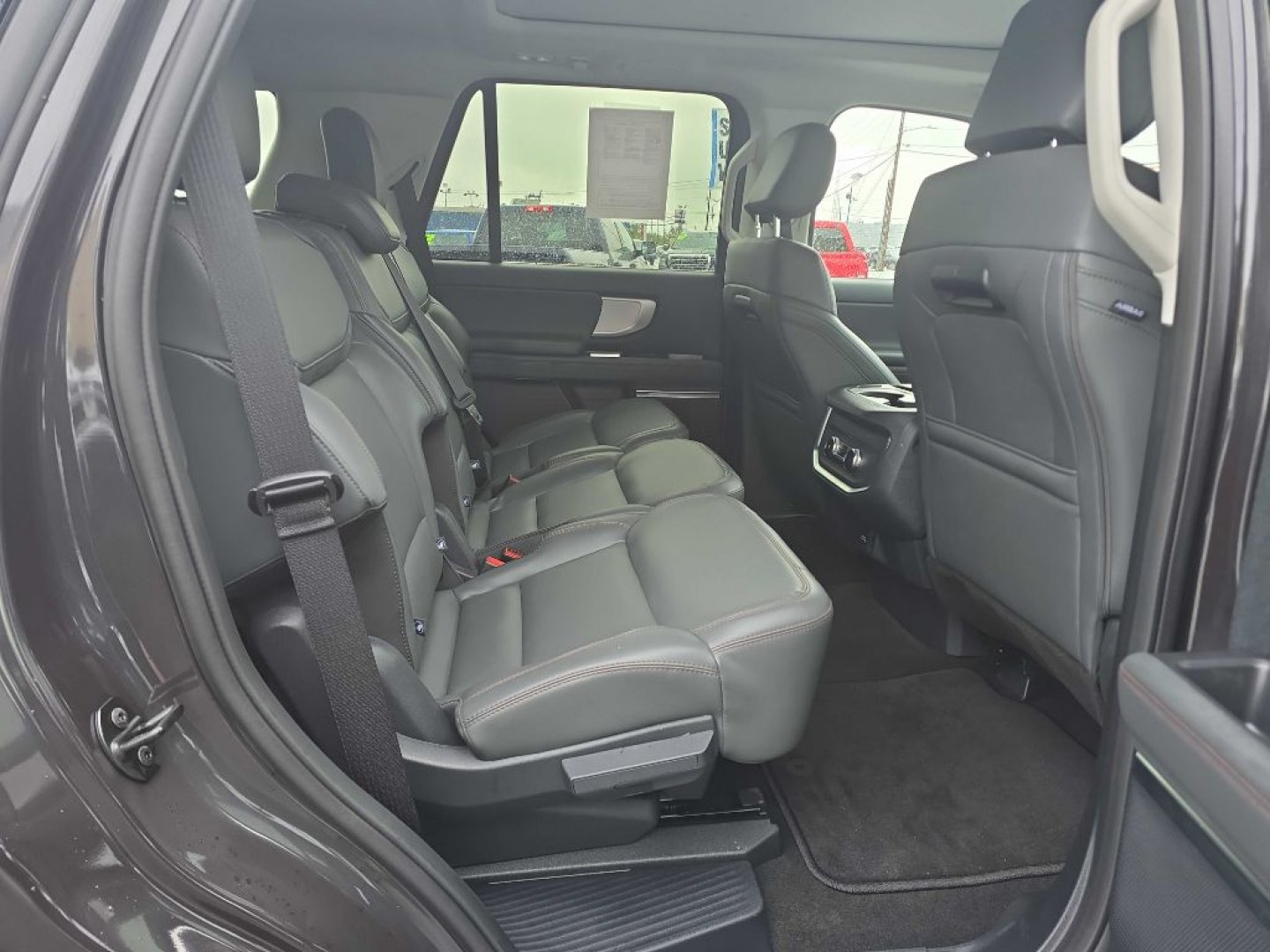 2025 BLACK FORD EXPEDITION ACTIVE (1FMJU1J8XSE) with an 3.5L engine, Automatic transmission, located at 2525 S. Cushman, Fairbanks, AK, 99701, (907) 452-5707, 64.824036, -147.712311- Photo#1