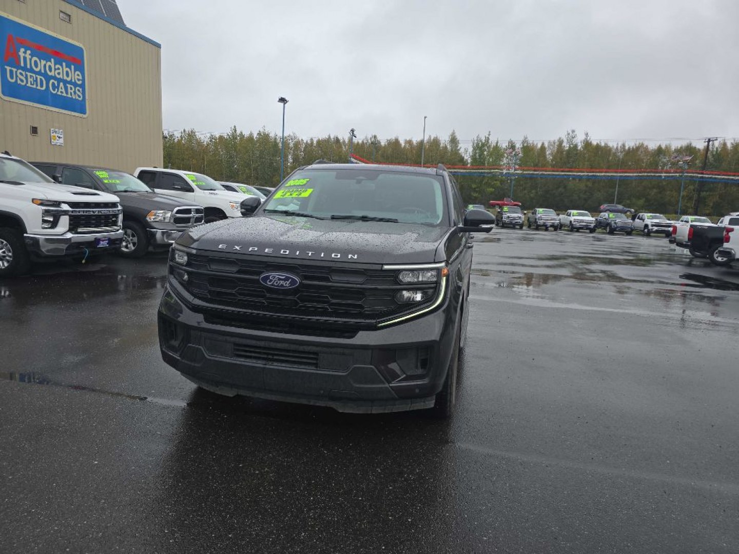 2025 BLACK FORD EXPEDITION ACTIVE (1FMJU1J8XSE) with an 3.5L engine, Automatic transmission, located at 2525 S. Cushman, Fairbanks, AK, 99701, (907) 452-5707, 64.824036, -147.712311- Photo#2