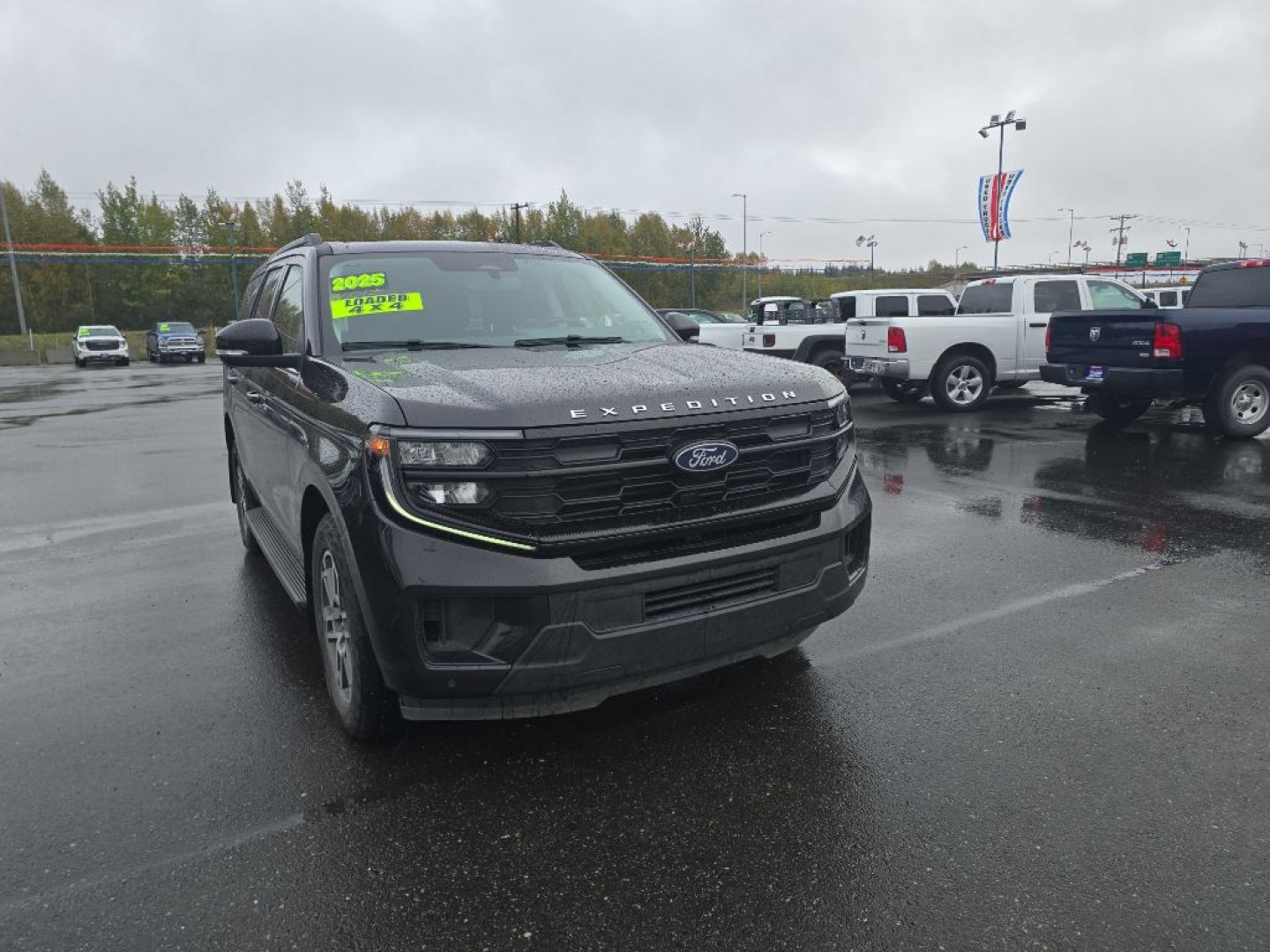 2025 BLACK FORD EXPEDITION ACTIVE (1FMJU1J8XSE) with an 3.5L engine, Automatic transmission, located at 2525 S. Cushman, Fairbanks, AK, 99701, (907) 452-5707, 64.824036, -147.712311- Photo#4