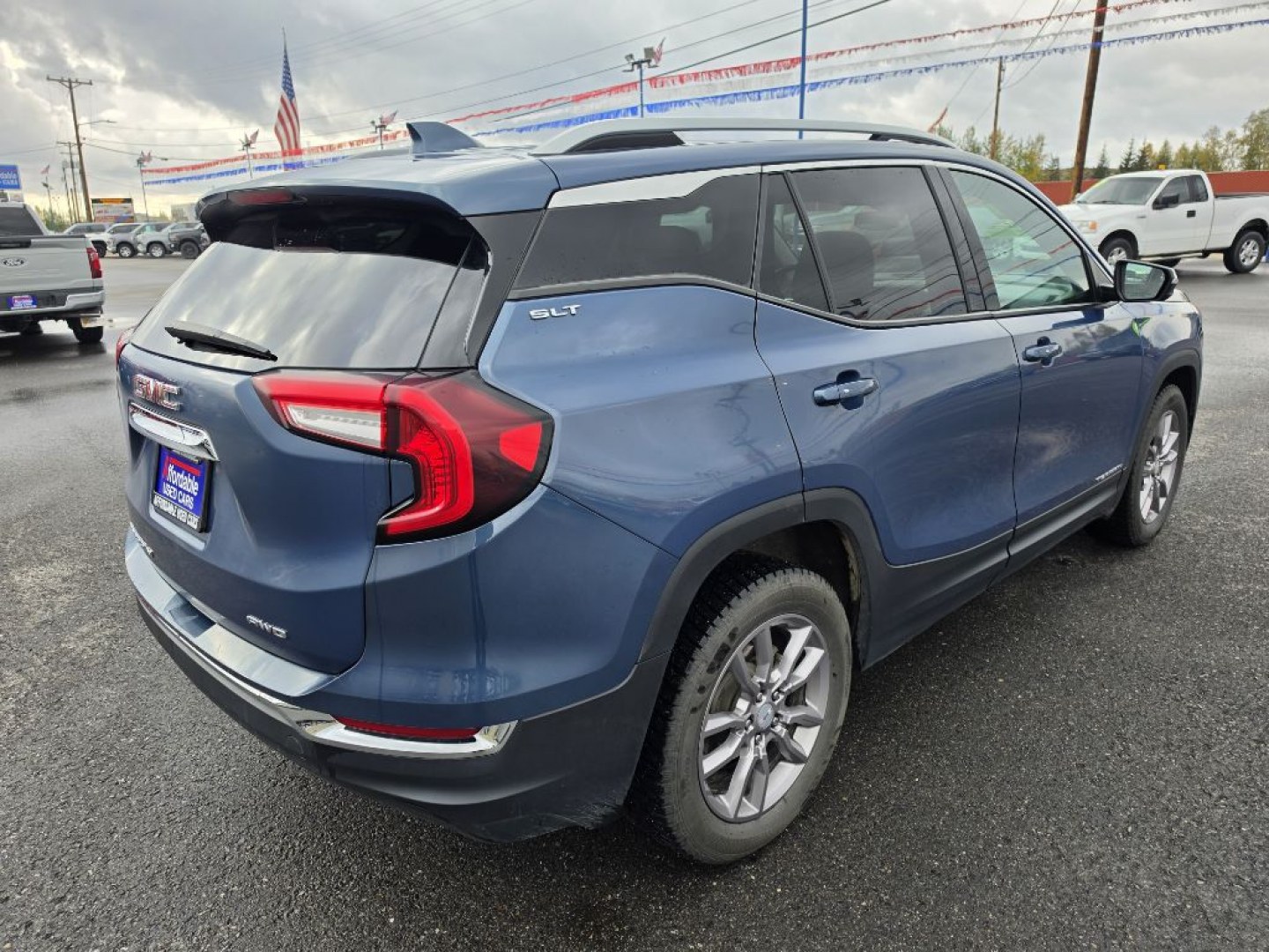 2024 BLUE GMC TERRAIN SLT (3GKALVEG0RL) with an 1.5L engine, Automatic transmission, located at 2525 S. Cushman, Fairbanks, AK, 99701, (907) 452-5707, 64.824036, -147.712311- Photo#2