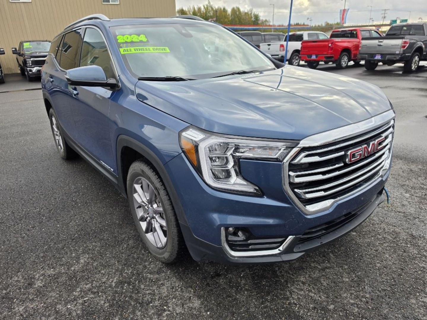 2024 BLUE GMC TERRAIN SLT (3GKALVEG0RL) with an 1.5L engine, Automatic transmission, located at 2525 S. Cushman, Fairbanks, AK, 99701, (907) 452-5707, 64.824036, -147.712311- Photo#3