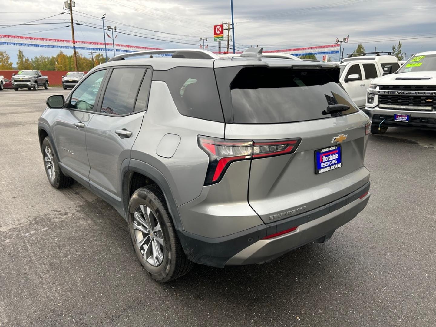 2025 SILVER CHEVROLET EQUINOX LT (3GNAXPEG0SL) with an 1.5L engine, Automatic transmission, located at 2525 S. Cushman, Fairbanks, AK, 99701, (907) 452-5707, 64.824036, -147.712311- Photo#3