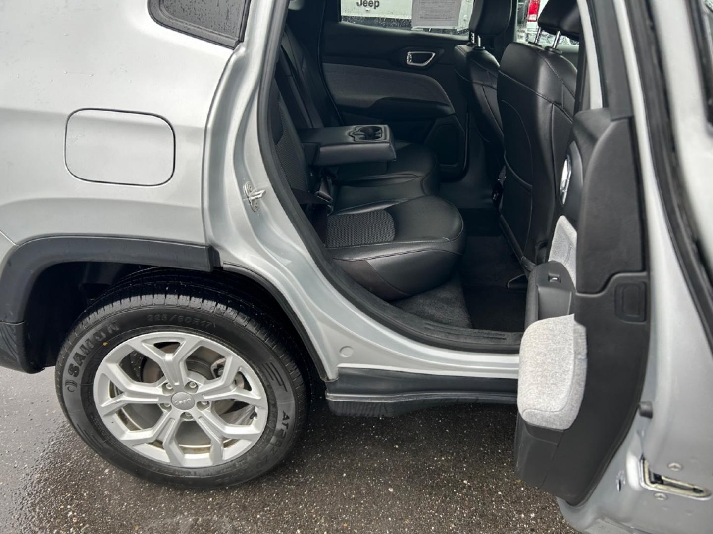 2024 SILVER JEEP COMPASS LATITUDE (3C4NJDBN0RT) with an 2.0L engine, Automatic transmission, located at 2525 S. Cushman, Fairbanks, AK, 99701, (907) 452-5707, 64.824036, -147.712311- Photo#5