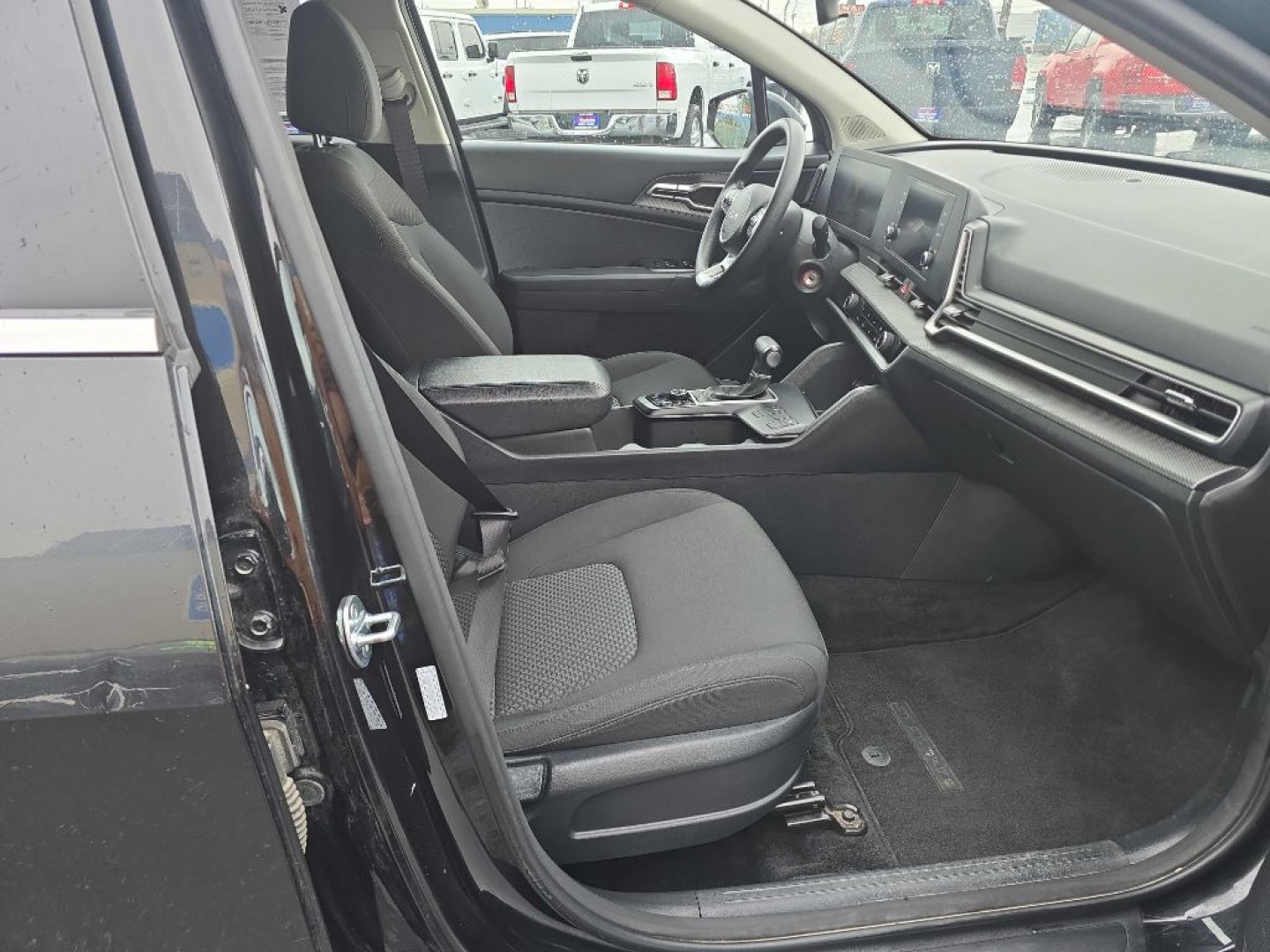 2024 BLACK KIA SPORTAGE LX (KNDPUCDF6R7) with an 2.5L engine, Automatic transmission, located at 2525 S. Cushman, Fairbanks, AK, 99701, (907) 452-5707, 64.824036, -147.712311- Photo#3