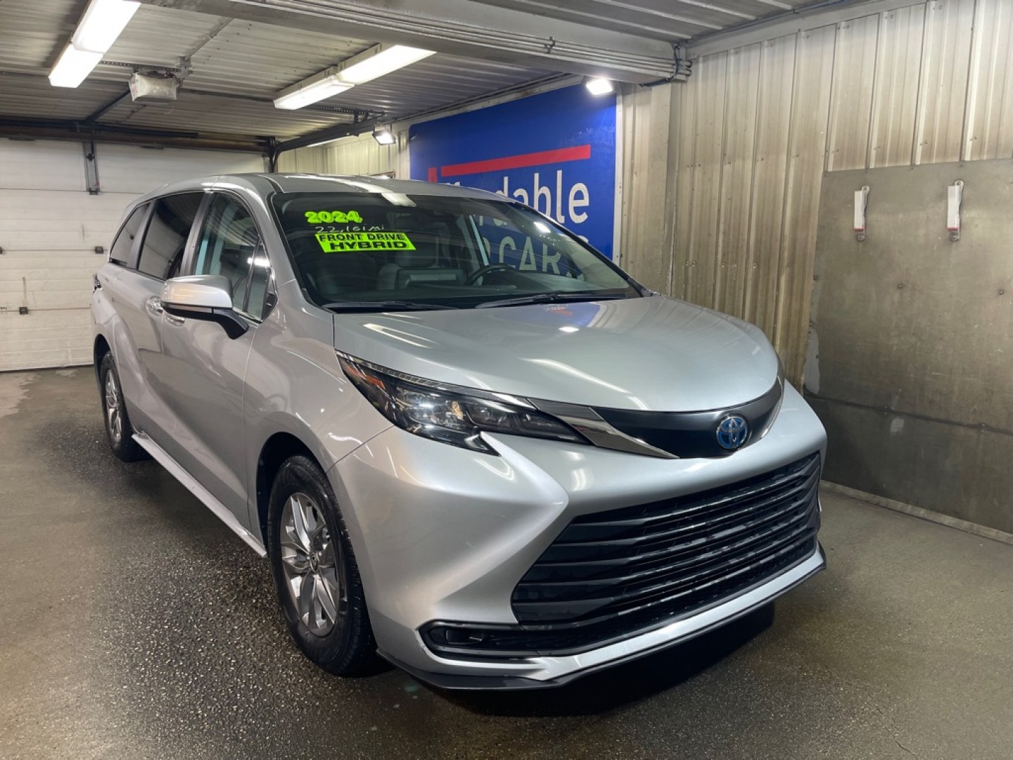 2024 SILVER TOYOTA SIENNA LE (5TDKRKEC5RS) with an 2.5L engine, Continuously Variable transmission, located at 2525 S. Cushman, Fairbanks, AK, 99701, (907) 452-5707, 64.824036, -147.712311- Photo#0