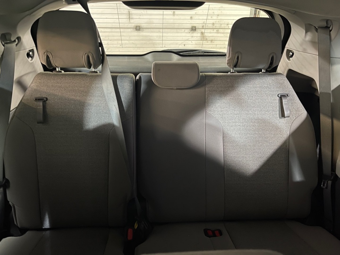 2024 WHITE TOYOTA SIENNA LE (5TDKRKEC6RS) with an 2.5L engine, Continuously Variable transmission, located at 2525 S. Cushman, Fairbanks, AK, 99701, (907) 452-5707, 64.824036, -147.712311- Photo#5
