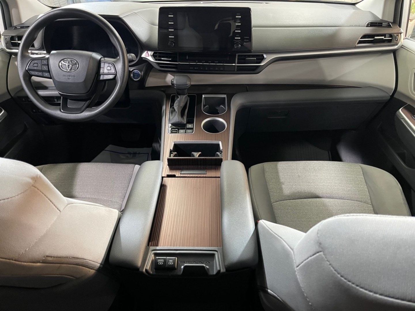 2024 WHITE TOYOTA SIENNA LE (5TDKRKEC6RS) with an 2.5L engine, Continuously Variable transmission, located at 2525 S. Cushman, Fairbanks, AK, 99701, (907) 452-5707, 64.824036, -147.712311- Photo#6