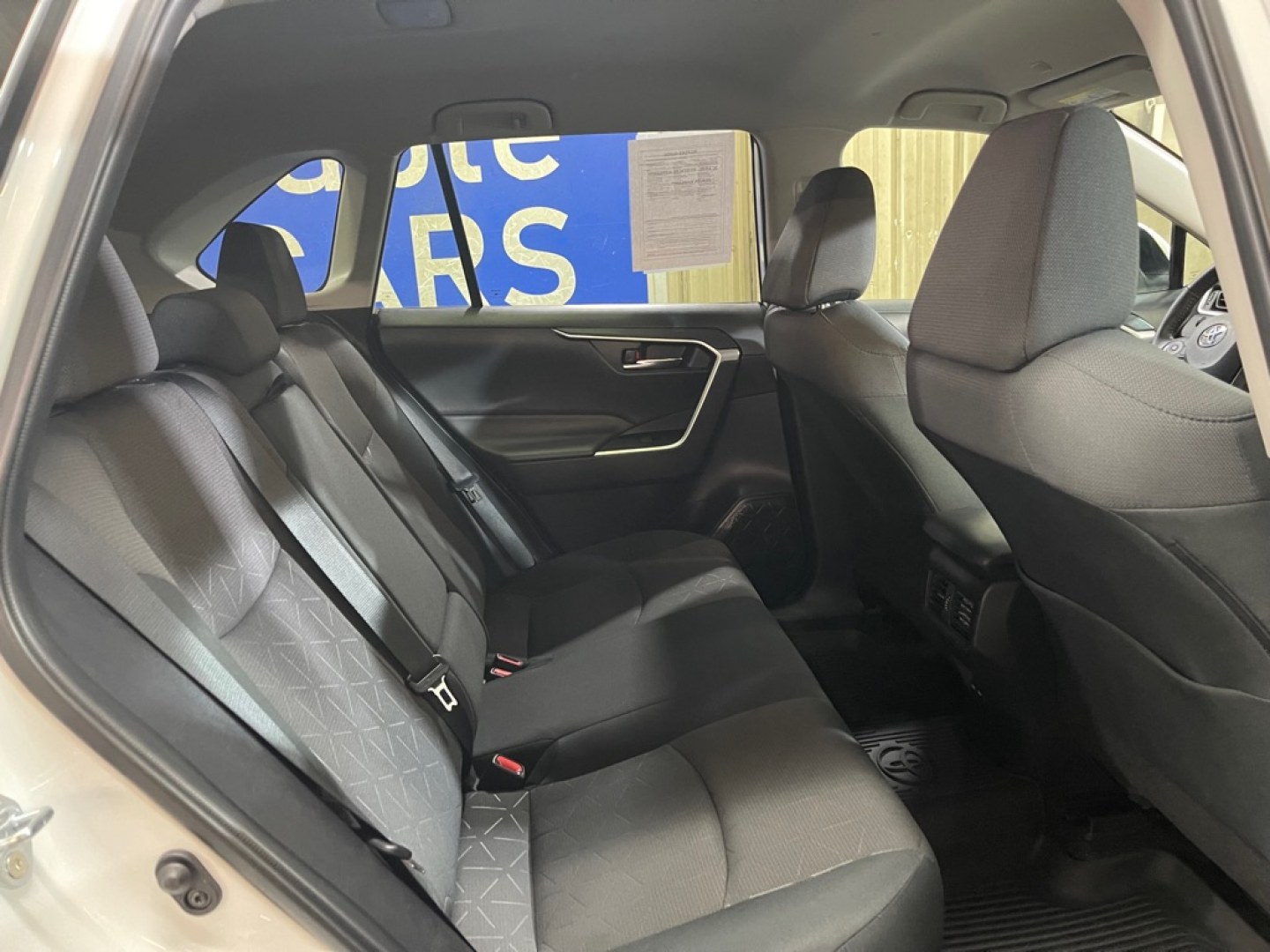 2024 WHITE TOYOTA RAV4 XLE (2T3P1RFVXRW) with an 2.5L engine, Automatic transmission, located at 2525 S. Cushman, Fairbanks, AK, 99701, (907) 452-5707, 64.824036, -147.712311- Photo#4