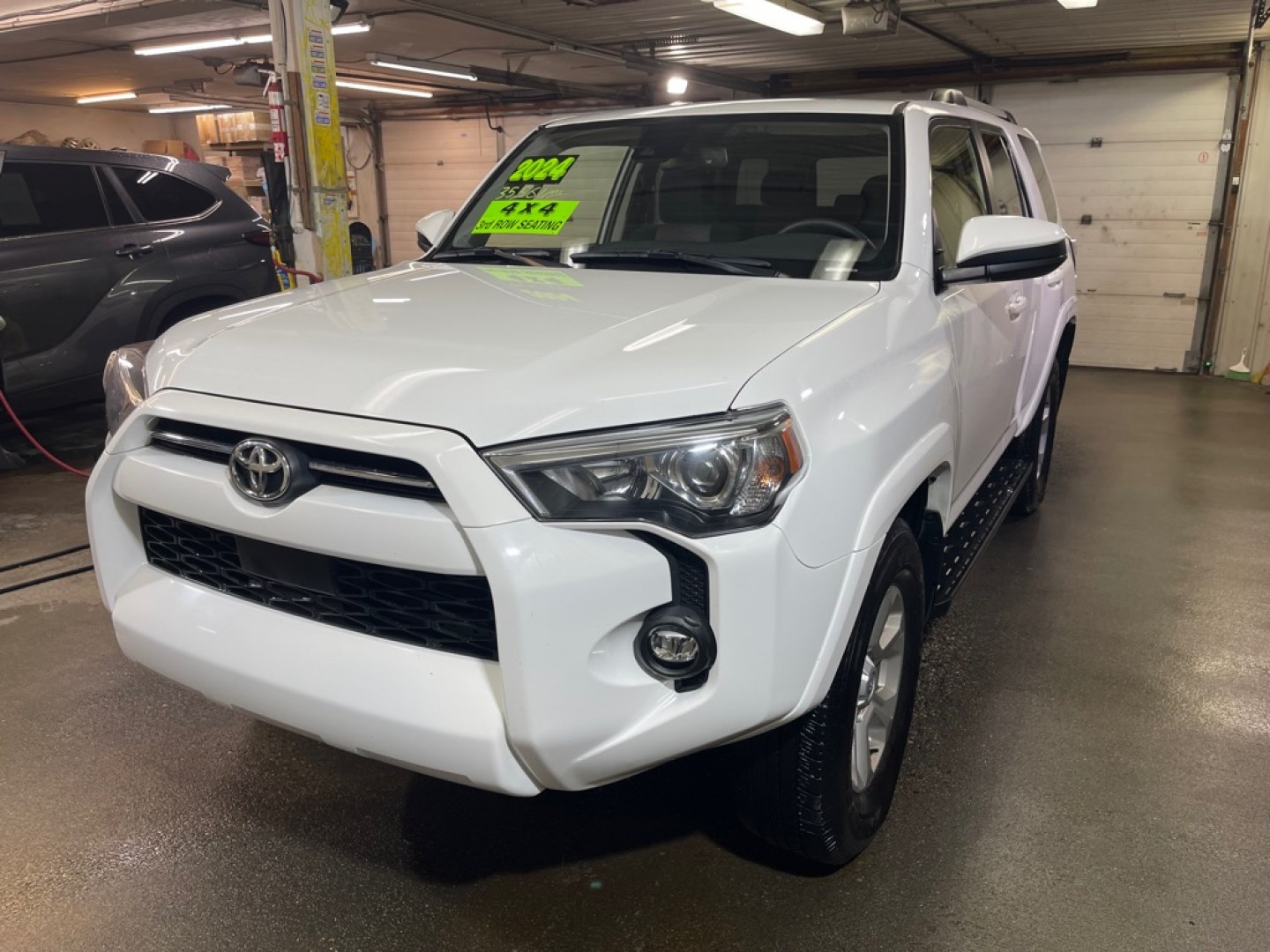 2024 WHITE TOYOTA 4RUNNER SR5/SR5 PREMIUM (JTEMU5JR0R6) with an 4.0L engine, Automatic transmission, located at 2525 S. Cushman, Fairbanks, AK, 99701, (907) 452-5707, 64.824036, -147.712311- Photo#1