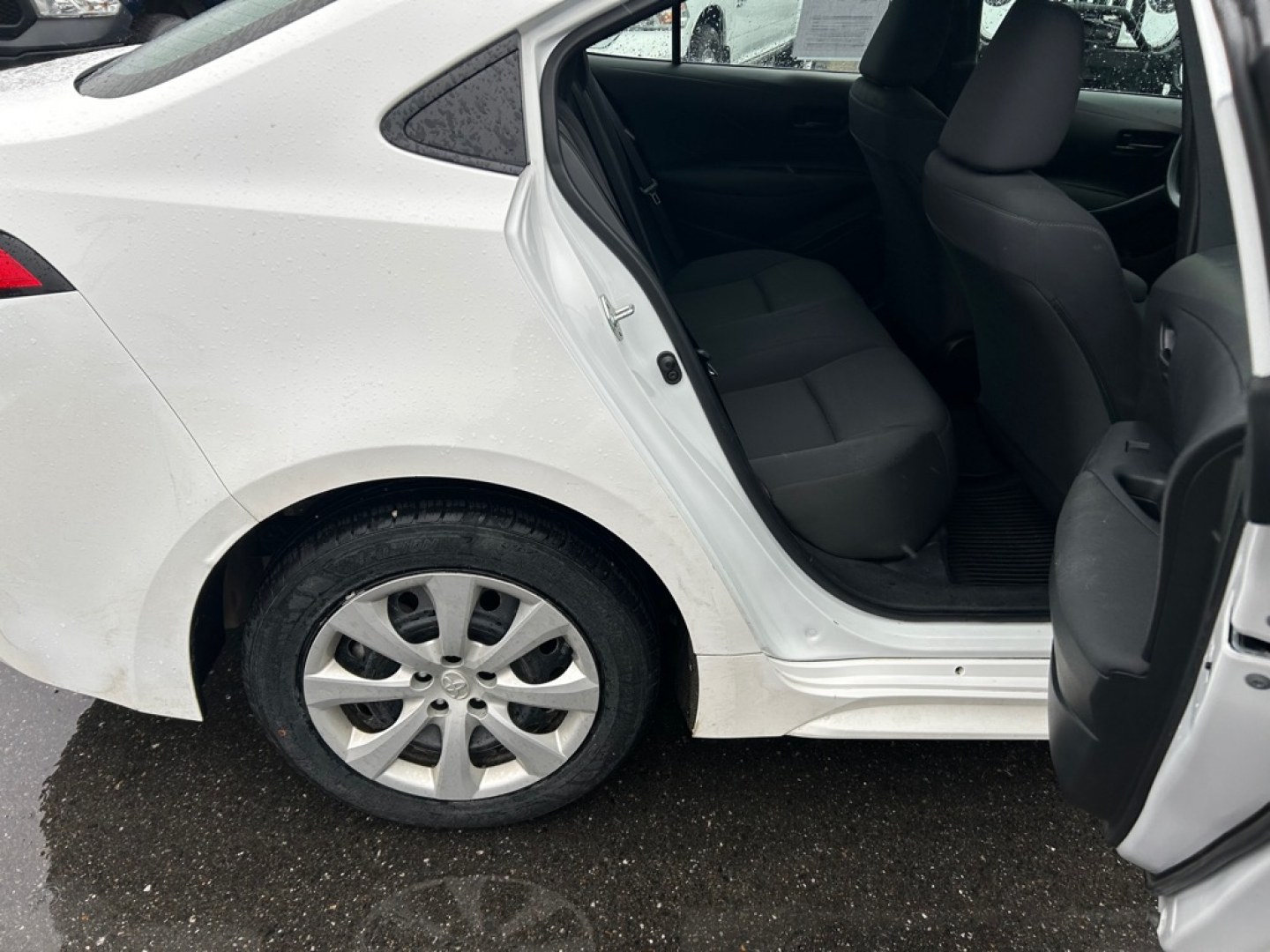 2024 WHITE TOYOTA COROLLA LE (5YFB4MDE8RP) with an 2.0L engine, Continuously Variable transmission, located at 2525 S. Cushman, Fairbanks, AK, 99701, (907) 452-5707, 64.824036, -147.712311- Photo#4