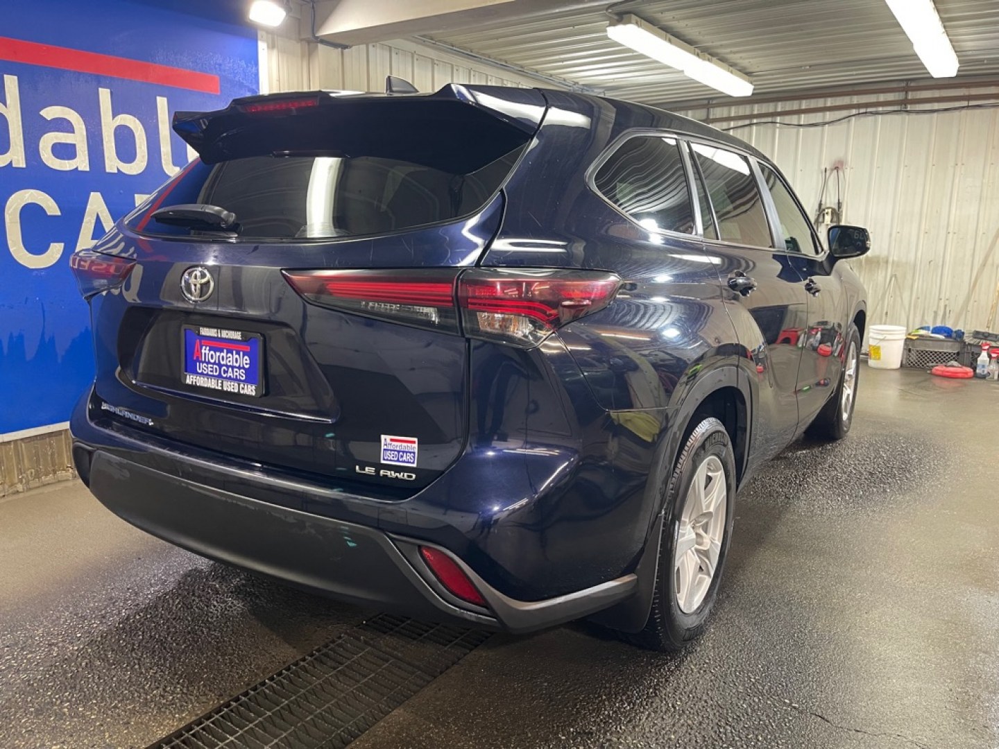 2024 BLACK TOYOTA HIGHLANDER LE (5TDKDRBH1RS) with an 2.4L engine, Automatic transmission, located at 2525 S. Cushman, Fairbanks, AK, 99701, (907) 452-5707, 64.824036, -147.712311- Photo#2