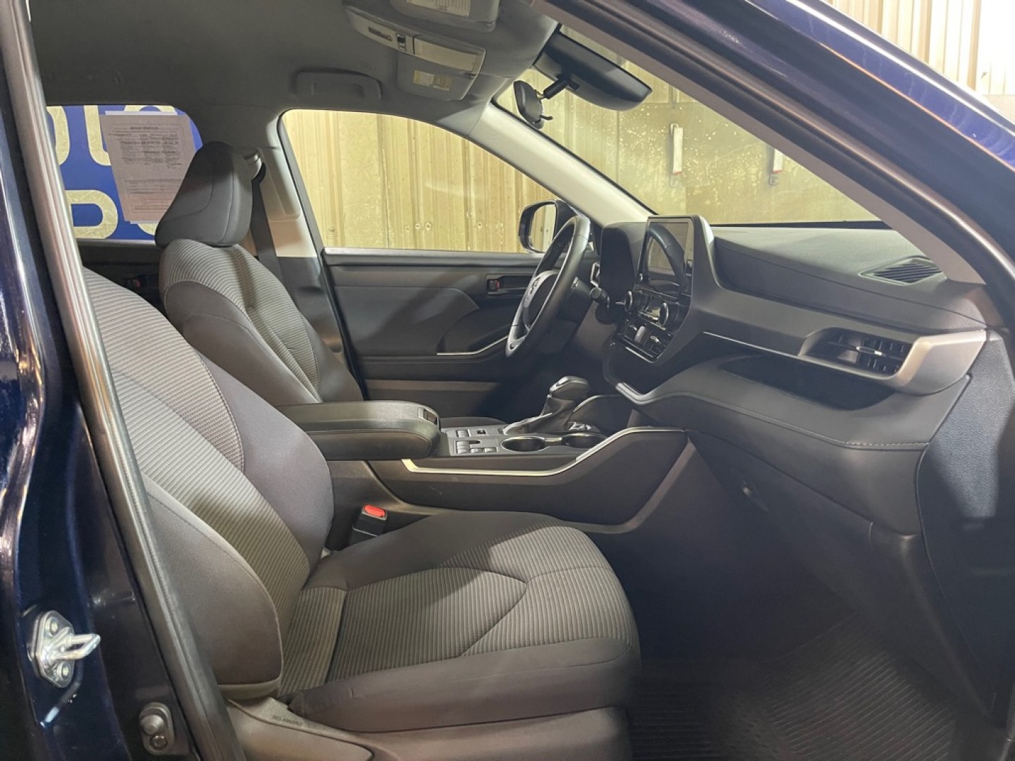 2024 BLACK TOYOTA HIGHLANDER LE (5TDKDRBH1RS) with an 2.4L engine, Automatic transmission, located at 2525 S. Cushman, Fairbanks, AK, 99701, (907) 452-5707, 64.824036, -147.712311- Photo#3