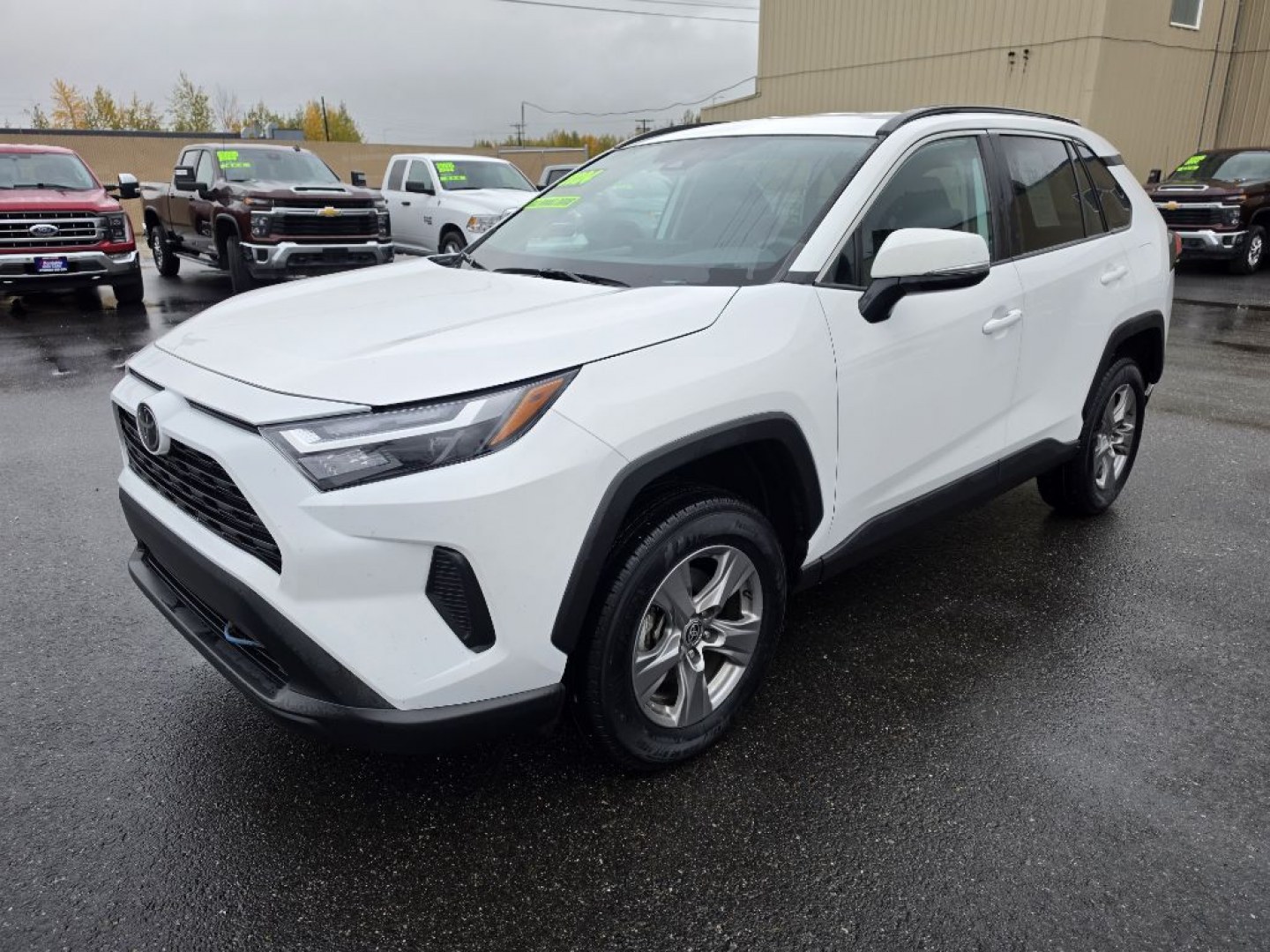 2024 WHITE TOYOTA RAV4 XLE (2T3P1RFV4RW) with an 2.5L engine, Automatic transmission, located at 2525 S. Cushman, Fairbanks, AK, 99701, (907) 452-5707, 64.824036, -147.712311- Photo#0
