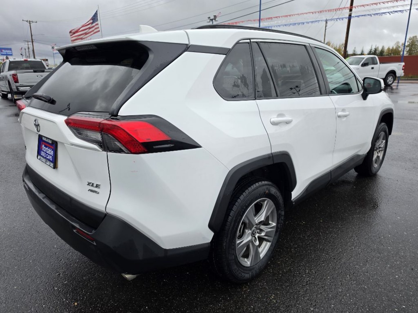 2024 WHITE TOYOTA RAV4 XLE (2T3P1RFV4RW) with an 2.5L engine, Automatic transmission, located at 2525 S. Cushman, Fairbanks, AK, 99701, (907) 452-5707, 64.824036, -147.712311- Photo#3