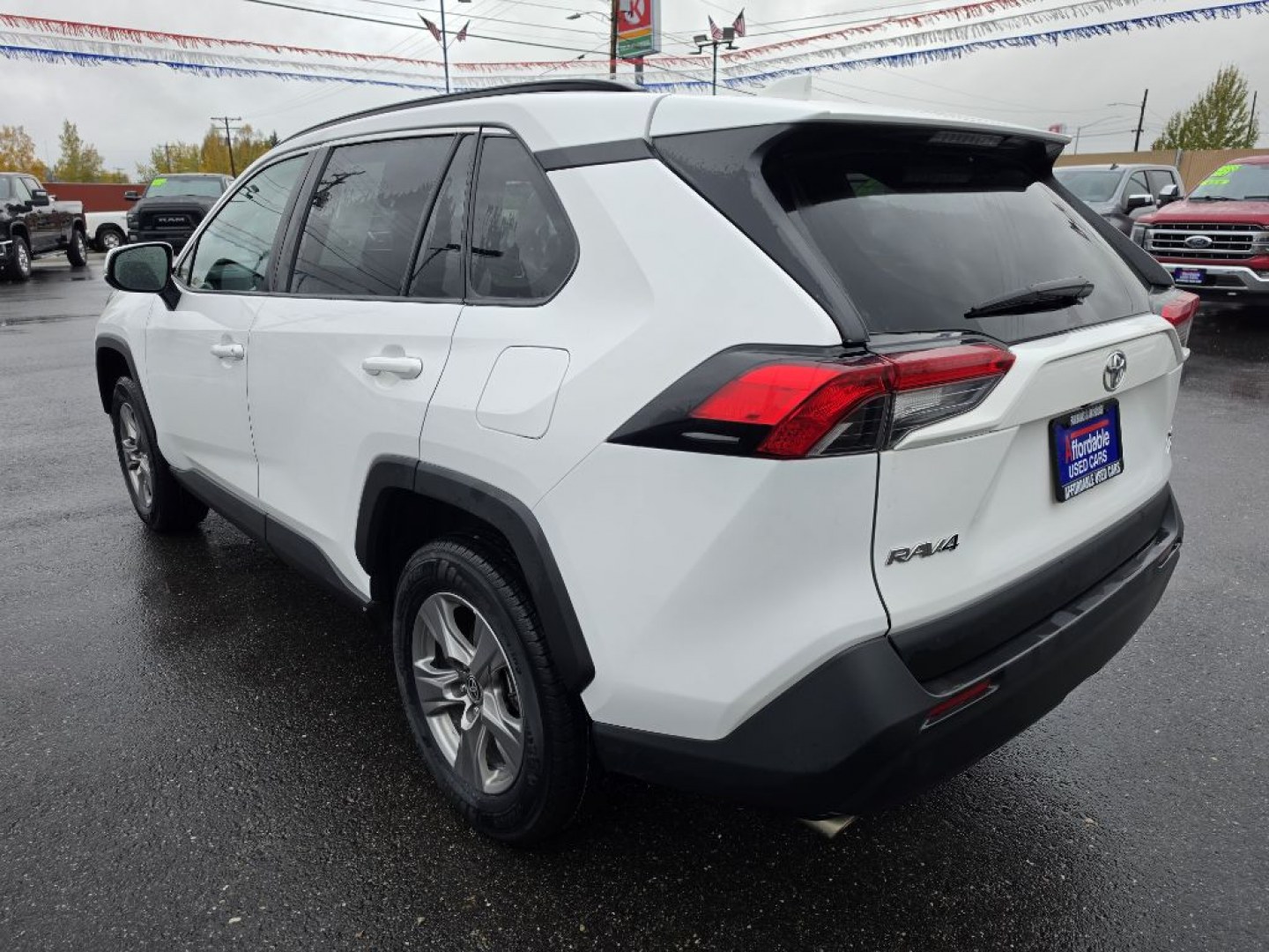 2024 WHITE TOYOTA RAV4 XLE (2T3P1RFV4RW) with an 2.5L engine, Automatic transmission, located at 2525 S. Cushman, Fairbanks, AK, 99701, (907) 452-5707, 64.824036, -147.712311- Photo#4