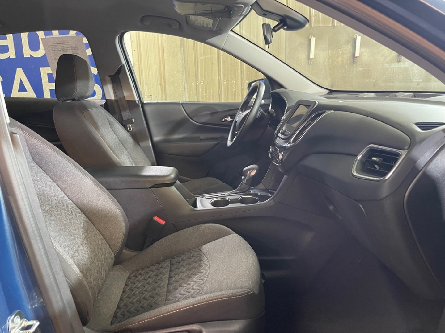 2024 BLUE CHEVROLET EQUINOX LT (3GNAXUEGXRL) with an 1.5L engine, Automatic transmission, located at 2525 S. Cushman, Fairbanks, AK, 99701, (907) 452-5707, 64.824036, -147.712311- Photo#3