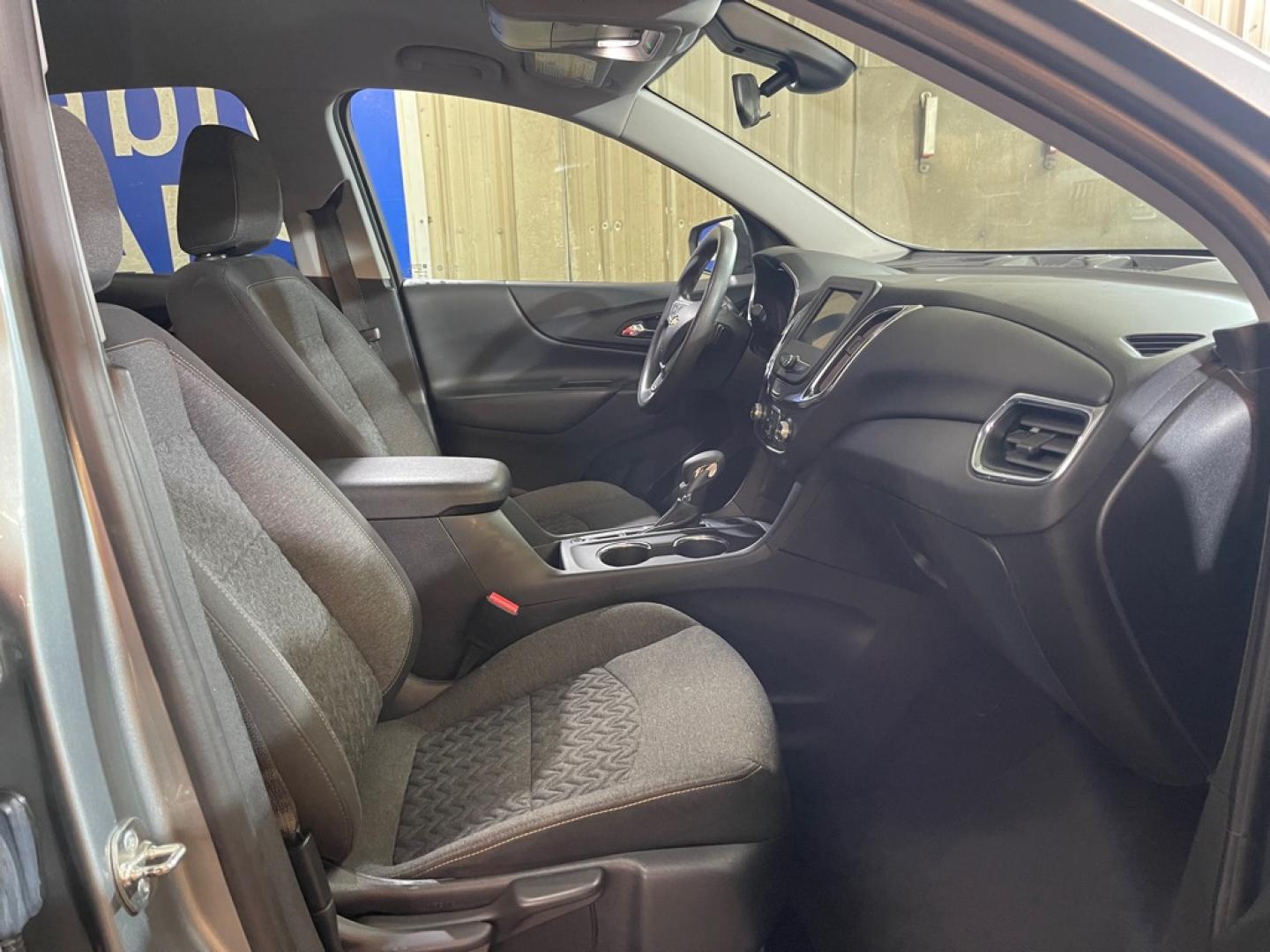 2023 SILVER CHEVROLET EQUINOX LT (3GNAXUEG3PS) with an 1.5L engine, Automatic transmission, located at 2525 S. Cushman, Fairbanks, AK, 99701, (907) 452-5707, 64.824036, -147.712311- Photo#3