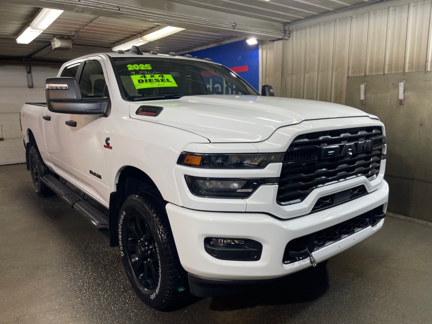2025 WHITE RAM 3500 BIG HORN (3C63R3DL7SG) with an 6.7L engine, Automatic transmission, located at 2525 S. Cushman, Fairbanks, AK, 99701, (907) 452-5707, 64.824036, -147.712311- Photo#0