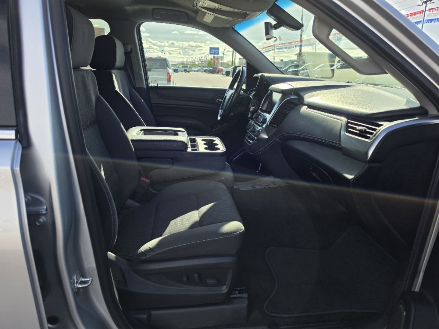 2018 SILVER CHEVROLET TAHOE 1500 LS (1GNSKAEC7JR) with an 5.3L engine, Automatic transmission, located at 2525 S. Cushman, Fairbanks, AK, 99701, (907) 452-5707, 64.824036, -147.712311- Photo#0