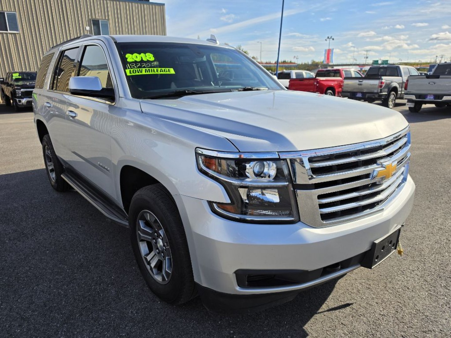 2018 SILVER CHEVROLET TAHOE 1500 LS (1GNSKAEC7JR) with an 5.3L engine, Automatic transmission, located at 2525 S. Cushman, Fairbanks, AK, 99701, (907) 452-5707, 64.824036, -147.712311- Photo#4