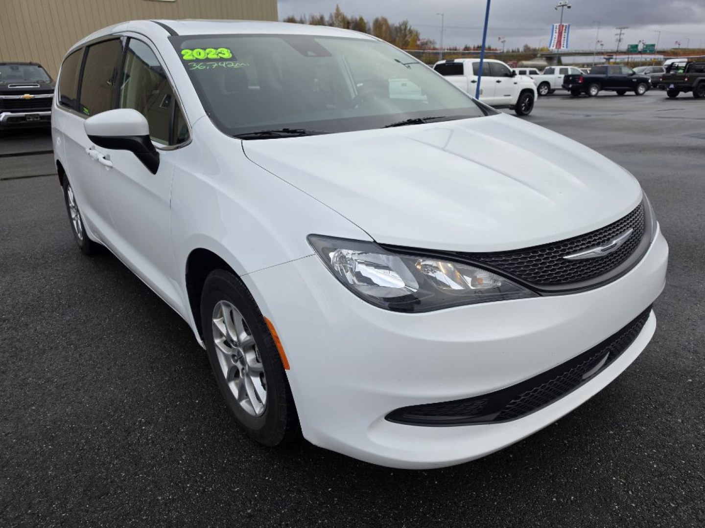 2023 Chrysler Voyager