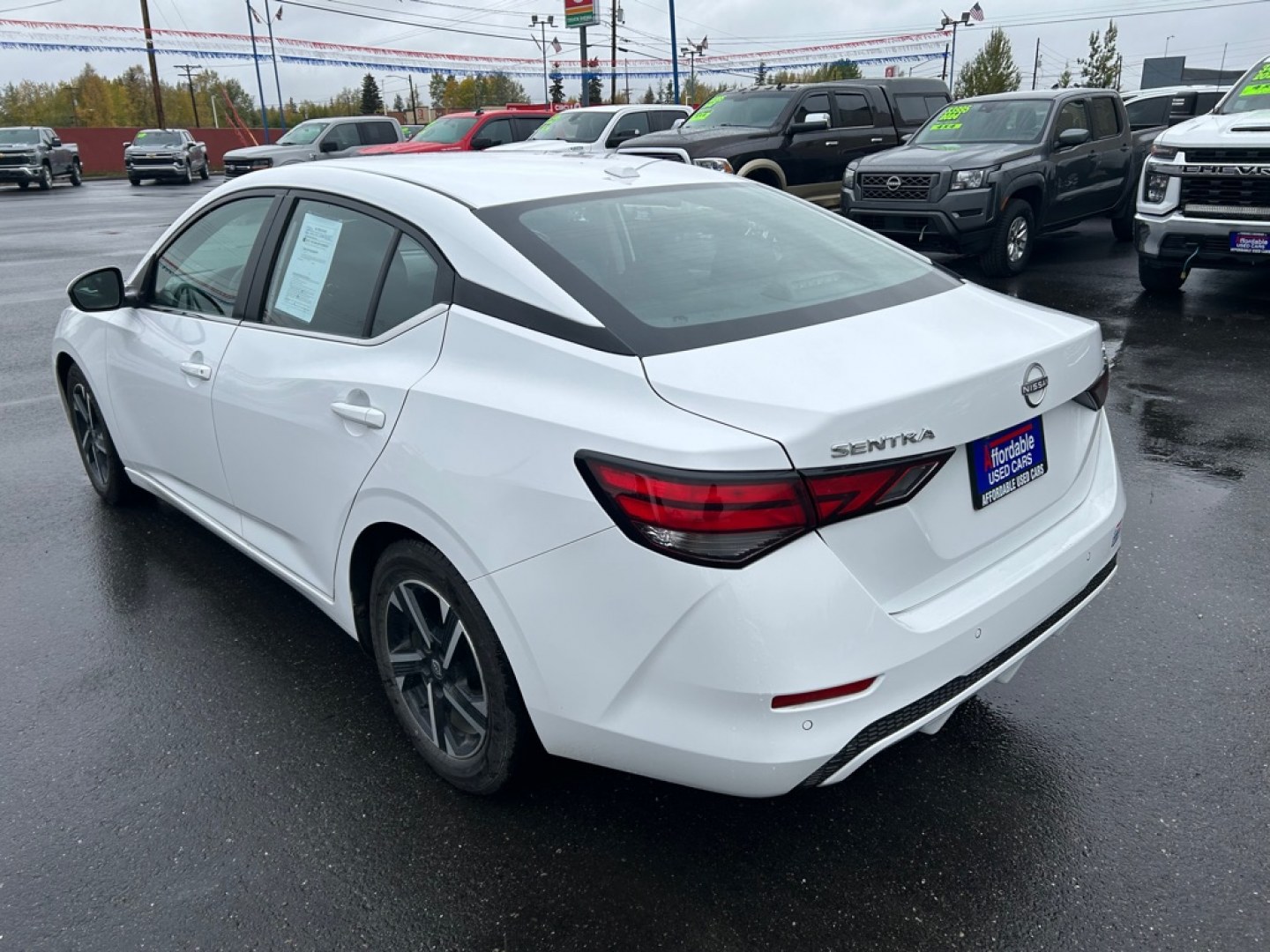 2024 WHITE NISSAN SENTRA SV (3N1AB8CV2RY) with an 2.0L engine, Continuously Variable transmission, located at 2525 S. Cushman, Fairbanks, AK, 99701, (907) 452-5707, 64.824036, -147.712311- Photo#3