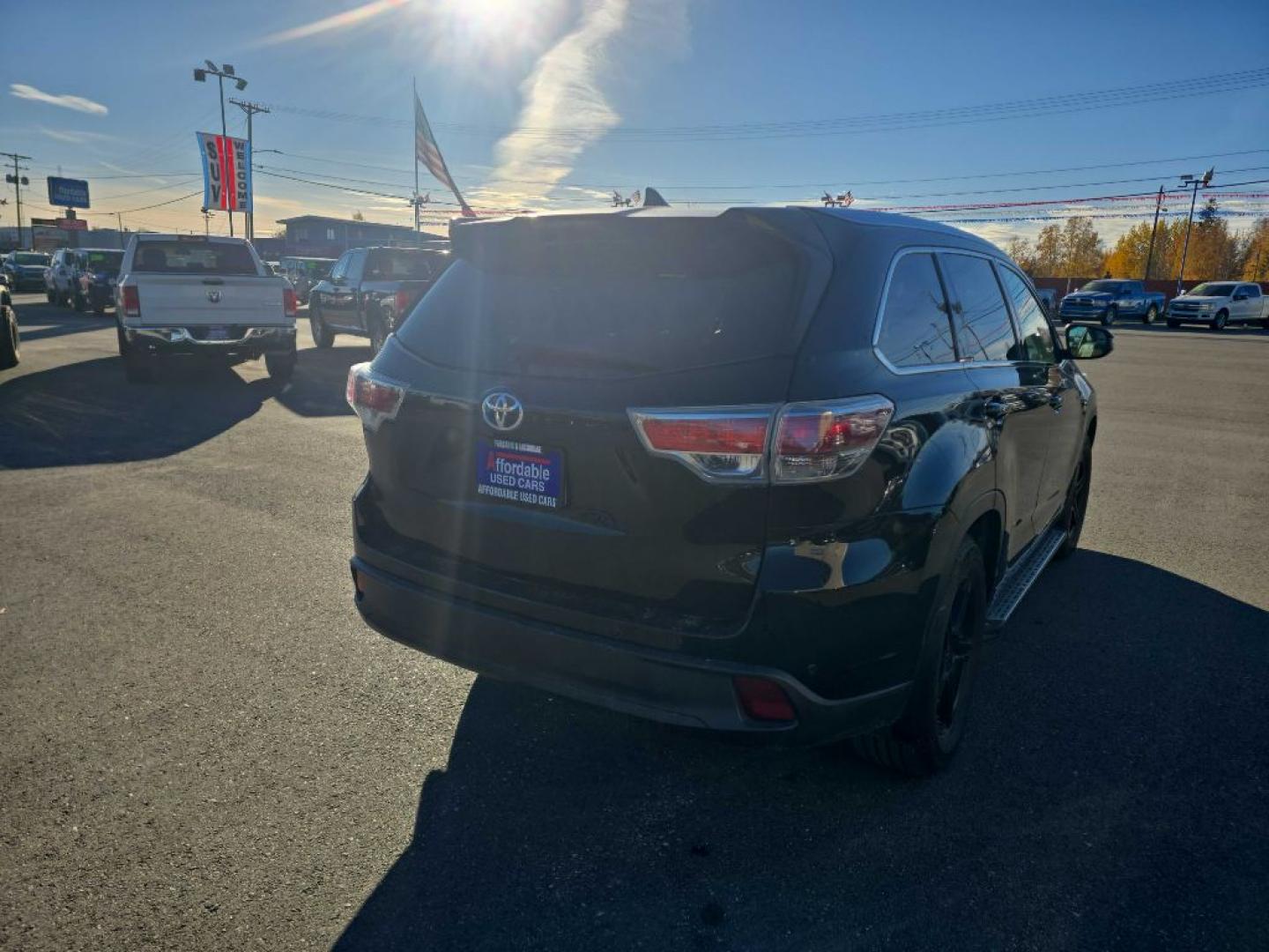 2015 BLACK TOYOTA HIGHLANDER LIMITED (5TDDKRFH1FS) with an 3.5L engine, Automatic transmission, located at 2525 S. Cushman, Fairbanks, AK, 99701, (907) 452-5707, 64.824036, -147.712311- Photo#2