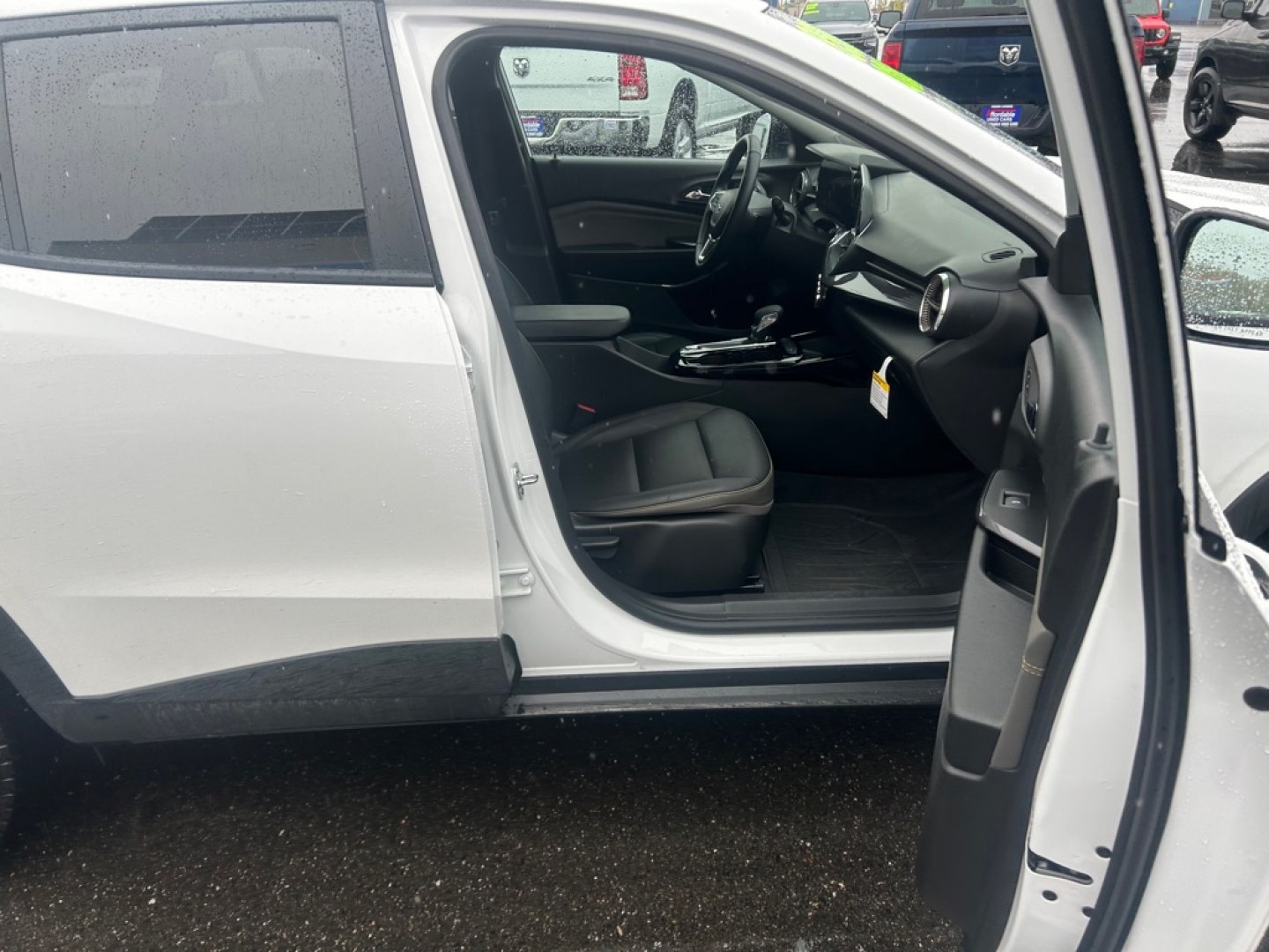 2026 WHITE CHEVROLET TRAX ACTIV (KL77LKEP2TC) with an 1.2L engine, Automatic transmission, located at 2525 S. Cushman, Fairbanks, AK, 99701, (907) 452-5707, 64.824036, -147.712311- Photo#4