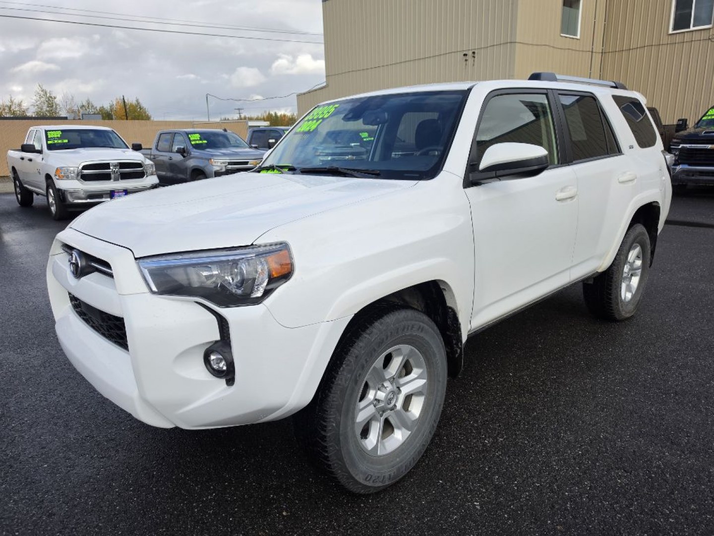 2024 WHITE TOYOTA 4RUNNER SR5/SR5 PREMIUM (JTEMU5JR4R6) with an 4.0L engine, Automatic transmission, located at 2525 S. Cushman, Fairbanks, AK, 99701, (907) 452-5707, 64.824036, -147.712311- Photo#2