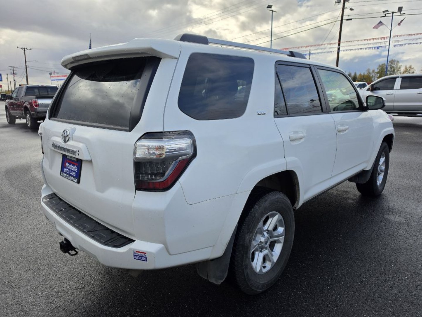 2024 WHITE TOYOTA 4RUNNER SR5/SR5 PREMIUM (JTEMU5JR4R6) with an 4.0L engine, Automatic transmission, located at 2525 S. Cushman, Fairbanks, AK, 99701, (907) 452-5707, 64.824036, -147.712311- Photo#4