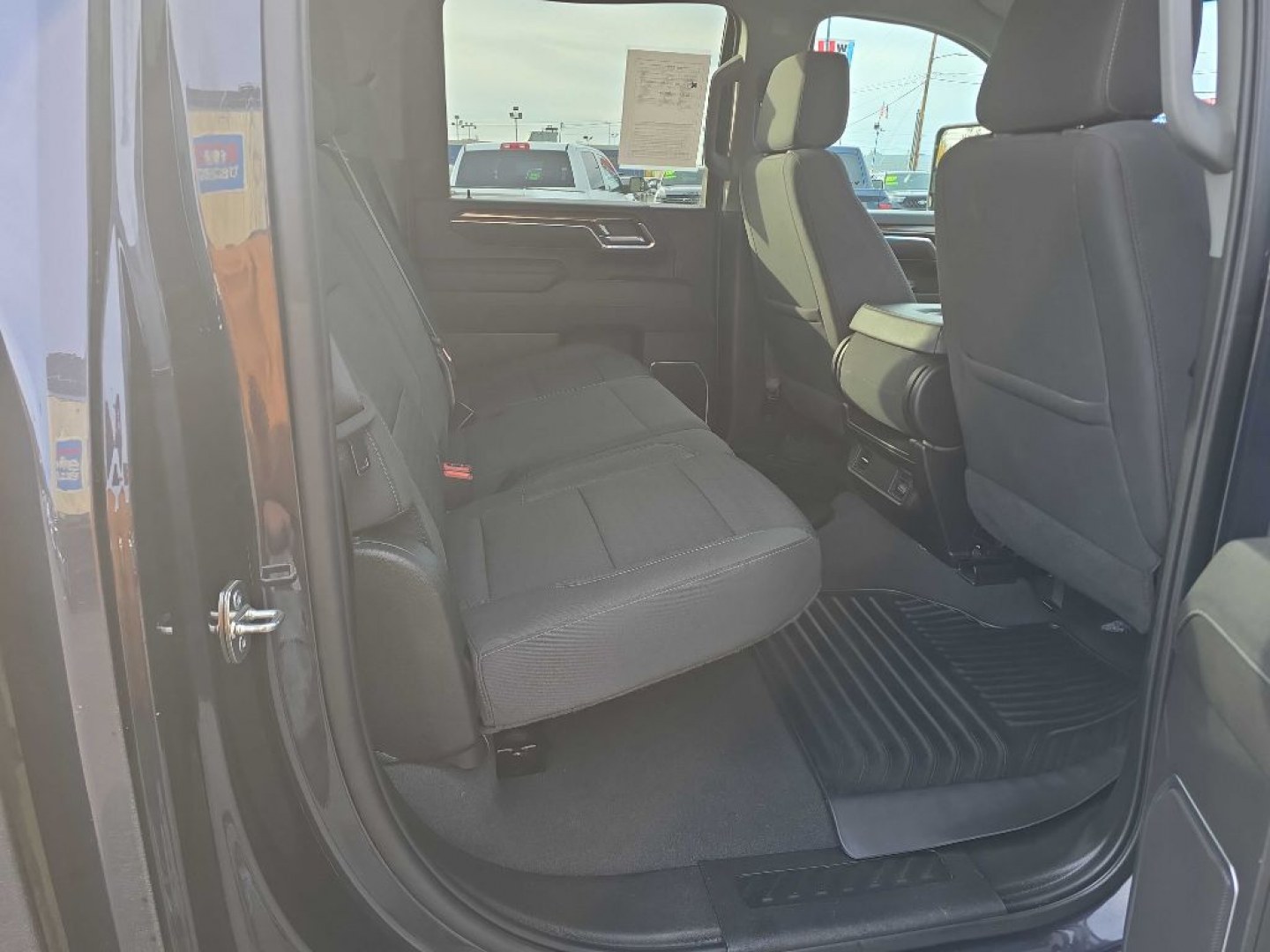 2024 BLUE CHEVROLET SILVERADO 2500 HEAVY DUTY LT (1GC4YNE7XRF) with an 6.6L engine, Automatic transmission, located at 2525 S. Cushman, Fairbanks, AK, 99701, (907) 452-5707, 64.824036, -147.712311- Photo#1