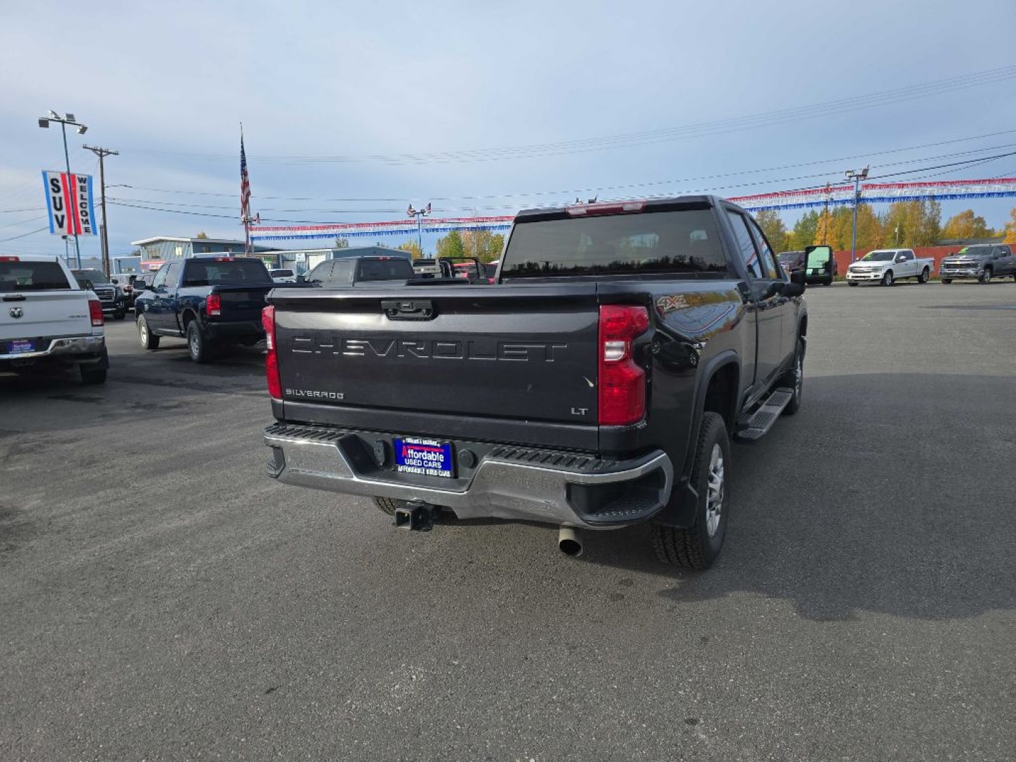 2024 BLUE CHEVROLET SILVERADO 2500 HEAVY DUTY LT (1GC4YNE7XRF) with an 6.6L engine, Automatic transmission, located at 2525 S. Cushman, Fairbanks, AK, 99701, (907) 452-5707, 64.824036, -147.712311- Photo#2