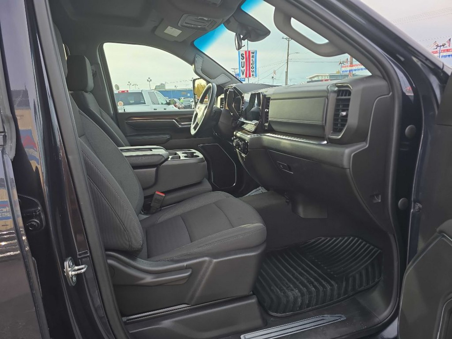 2024 BLUE CHEVROLET SILVERADO 2500 HEAVY DUTY LT (1GC4YNE7XRF) with an 6.6L engine, Automatic transmission, located at 2525 S. Cushman, Fairbanks, AK, 99701, (907) 452-5707, 64.824036, -147.712311- Photo#3