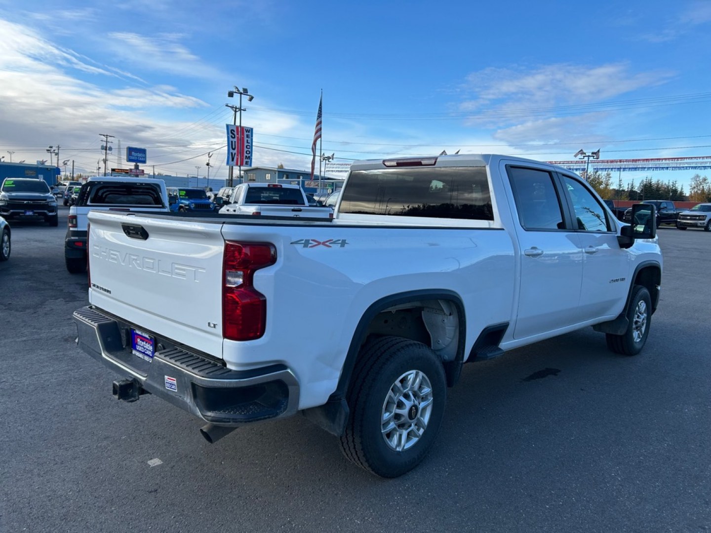 2024 WHITE CHEVROLET SILVERADO 2500 HEAVY DUTY LT (1GC4YNE7XRF) with an 6.6L engine, Automatic transmission, located at 2525 S. Cushman, Fairbanks, AK, 99701, (907) 452-5707, 64.824036, -147.712311- Photo#2